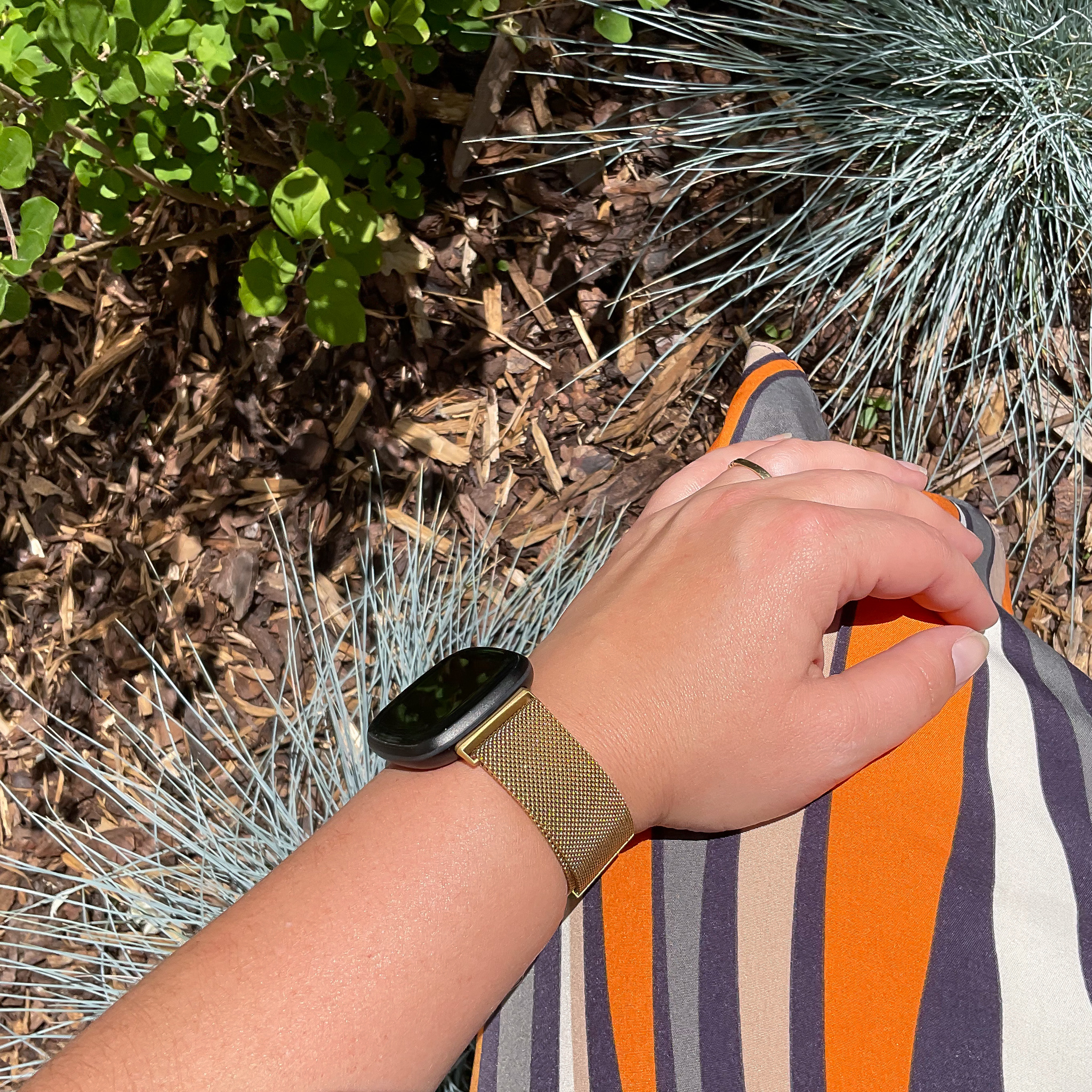 Fitbit Versa 3 Sense milanese band goud