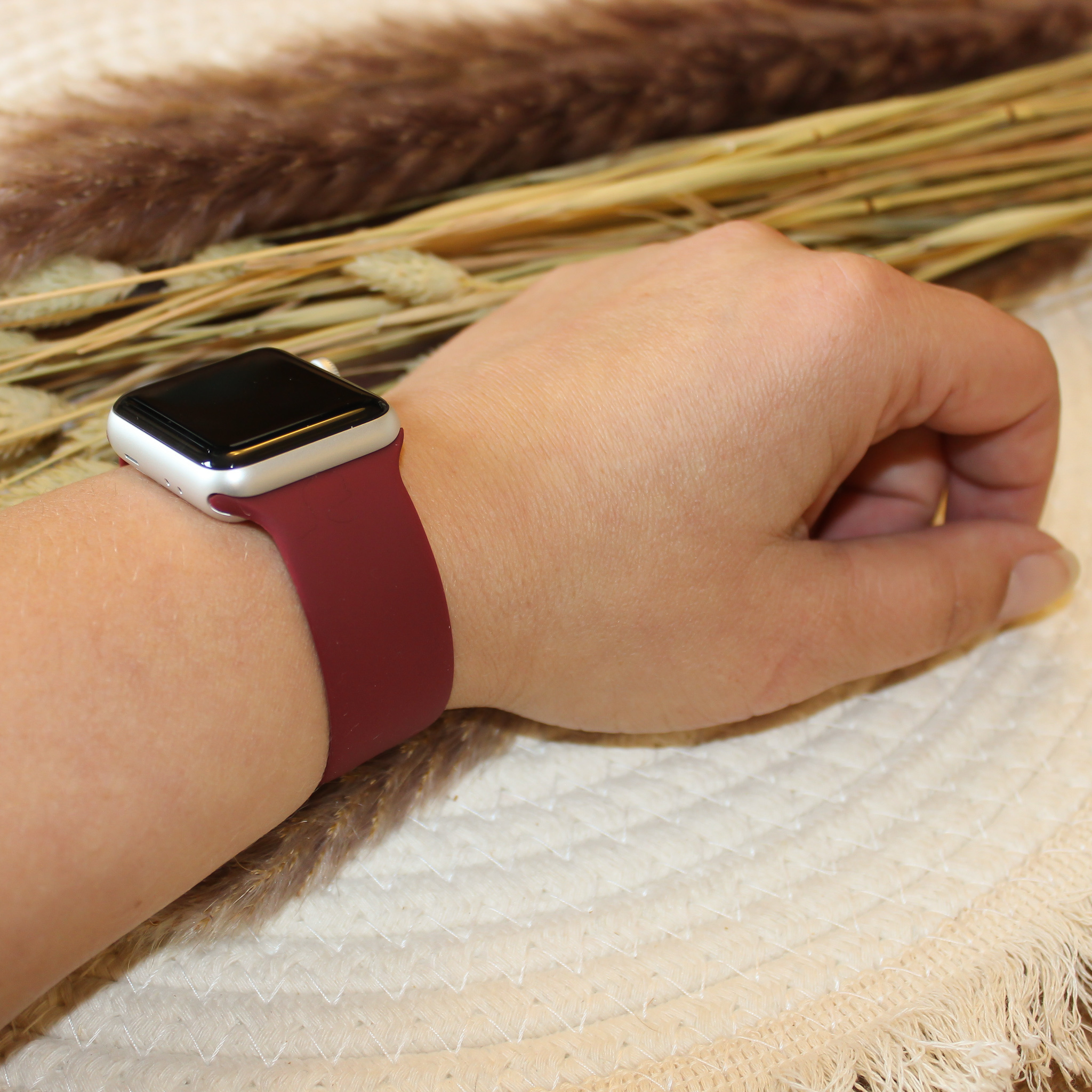 Apple Watch sport solo loop band - wijnrood