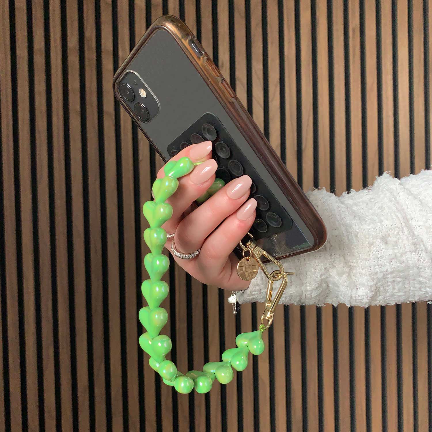 Telefoonkoord-heart-appelgroen-goud-7440850363376-sfeerfoto-3