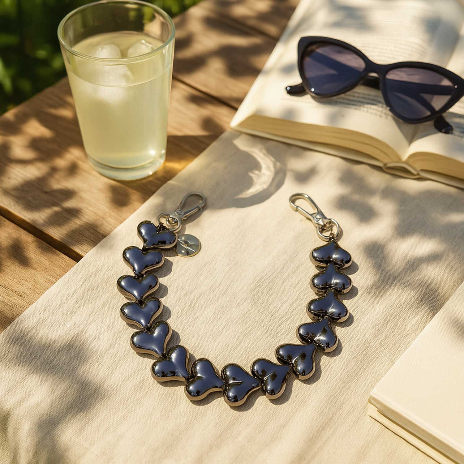 Telefoonkoord-Heart-chrome-zwart-zilver-7440850413491-123watches-sfeer2