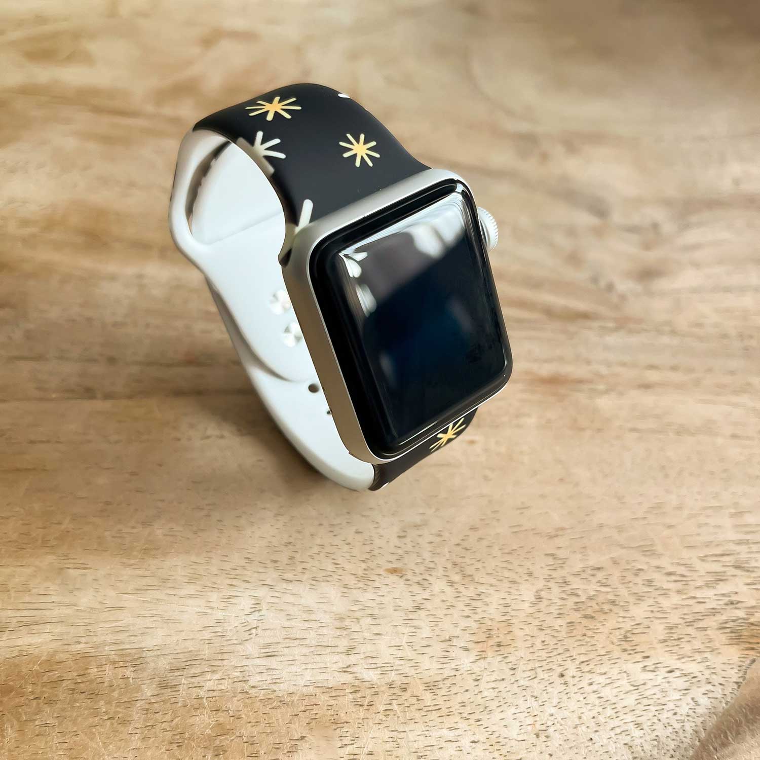 Apple-Watch-print-sport-band-kerst-zwart-7440849725710-123watches-sfeer