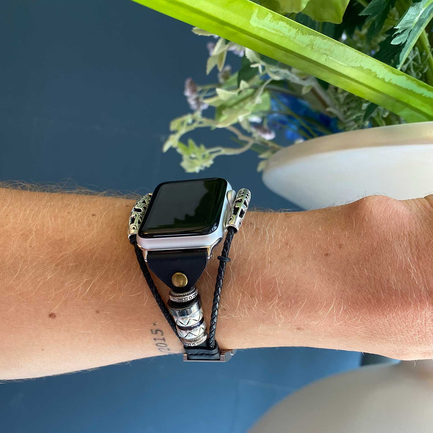 Apple-Watch-leren-sieraden-robuust-band-kralen-zwart-7440850162115-123watches-hoofdfoto