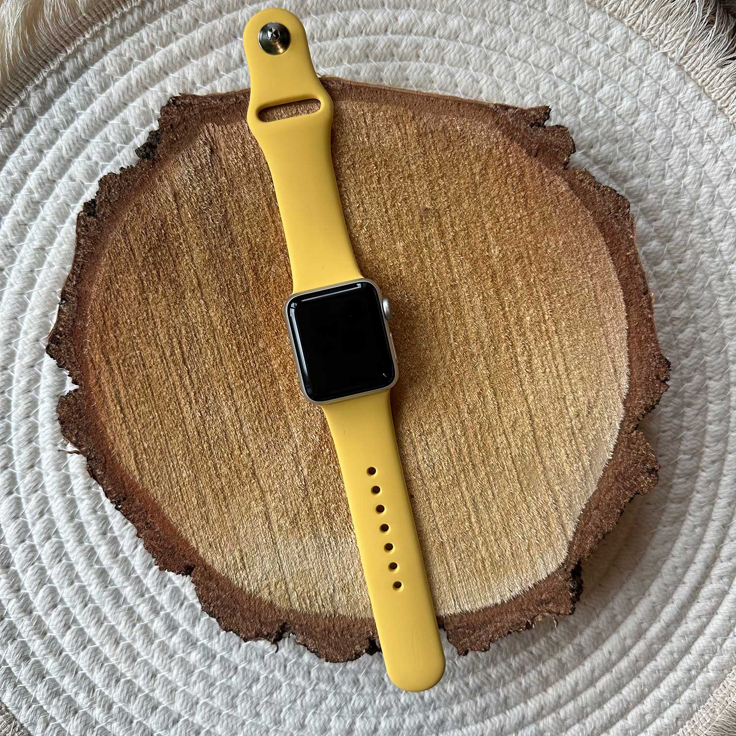 Apple-Watch-sport-band-zonnig-geel-7440850183134-123watches-sfeer3