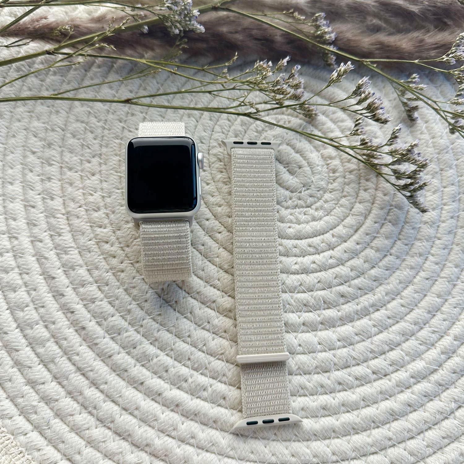 Apple-Watch-nylon-loop-band-sterrenlicht-7440850163105-123watches-Sfeer