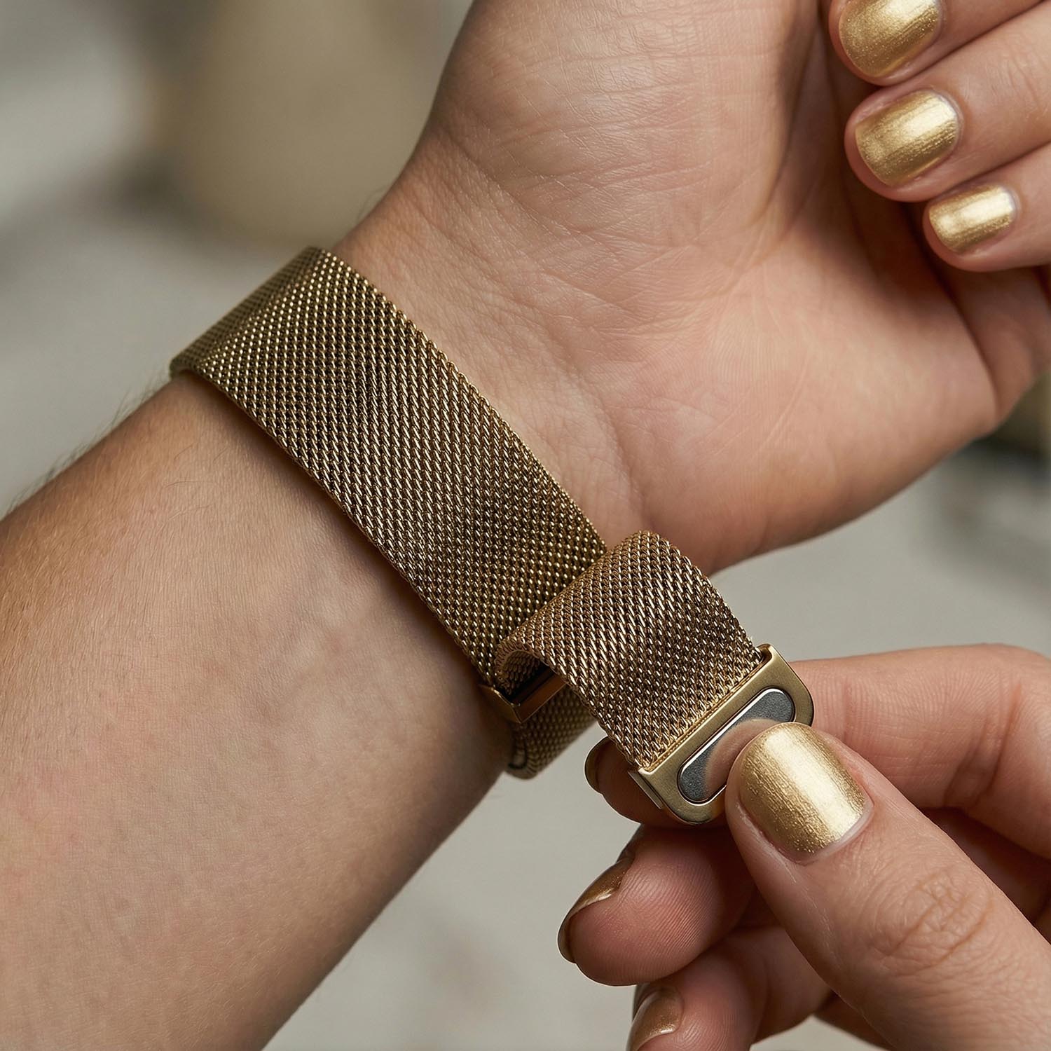 Appl-Watch-bandje-Fiore-milanese-goud-7434008441498-123watches-close-up-sluiting