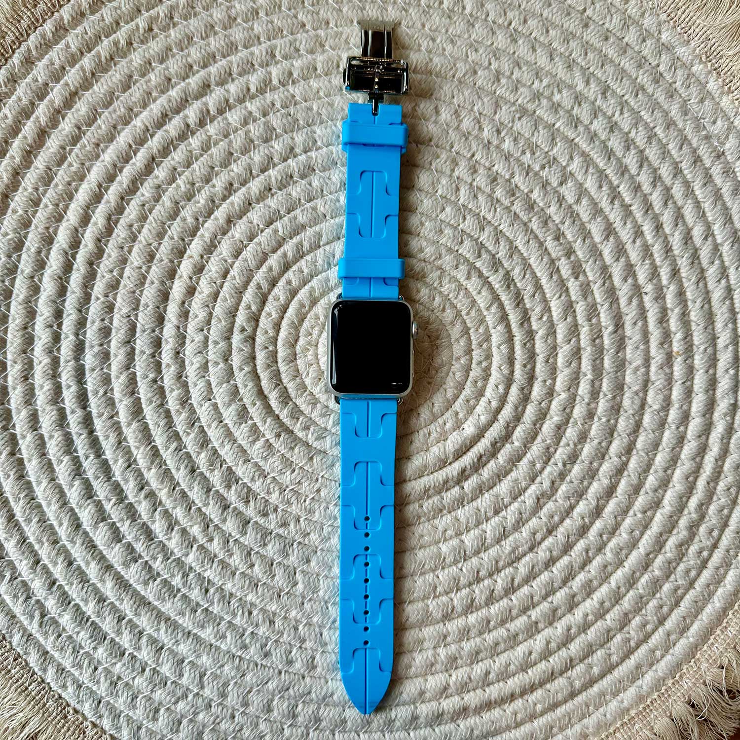 Apple-Watch-sport-Hermes-kilim-single-tour-lichtblauw-7440850184193-123watches-sfeer
