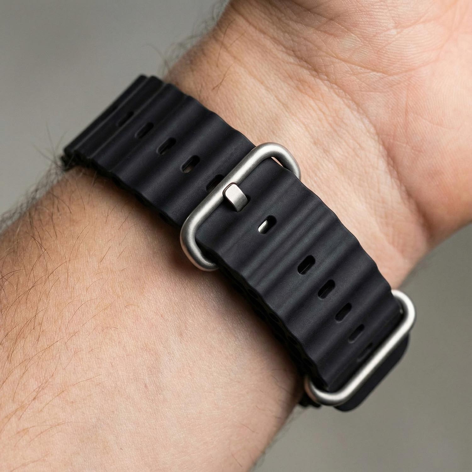 Apple-Watch-bandje-Ocean-siliconen-zwart- 7440850084059-123watches-sluiting