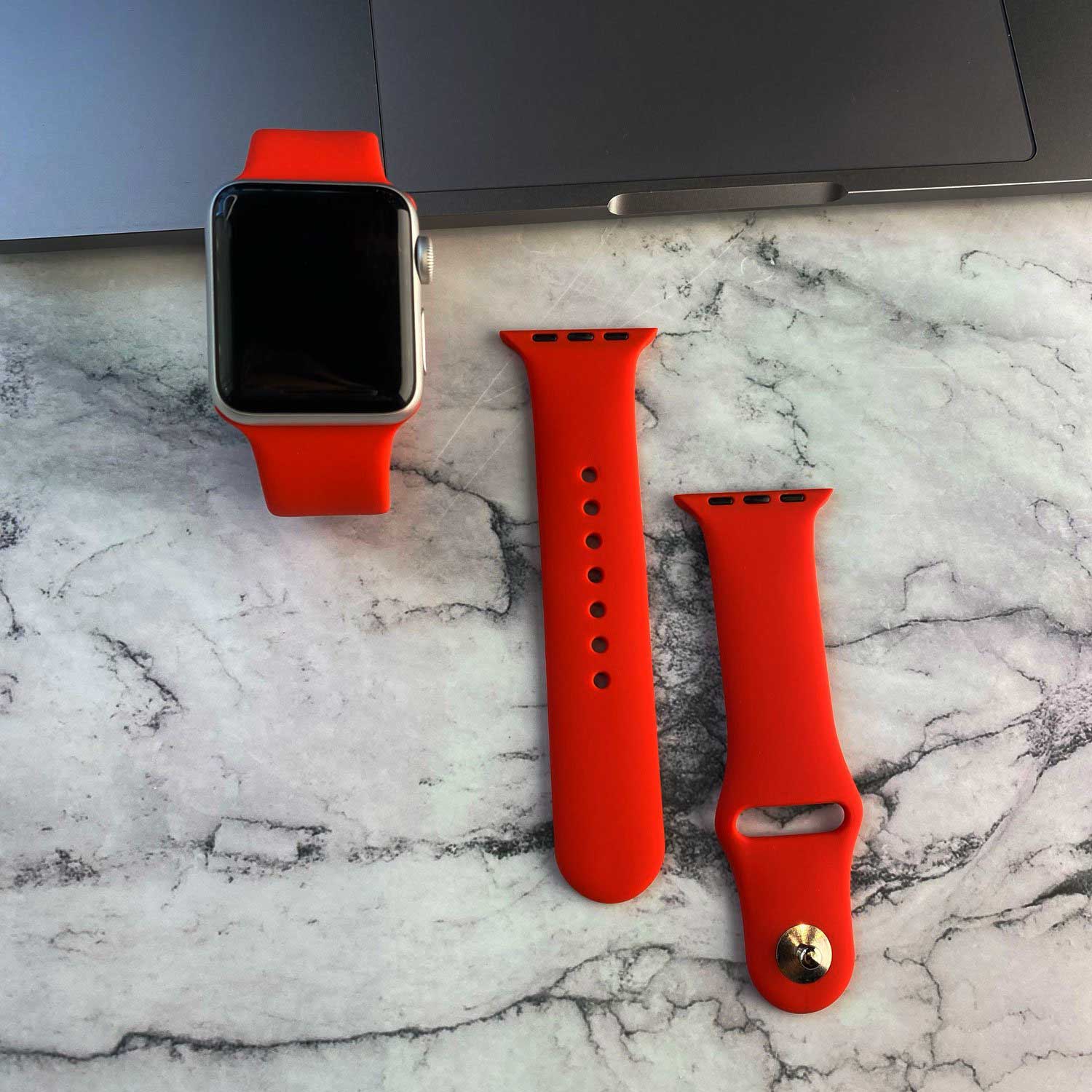 Apple-Watch-sport-band-rood-7434008450490-123watches-sfeer