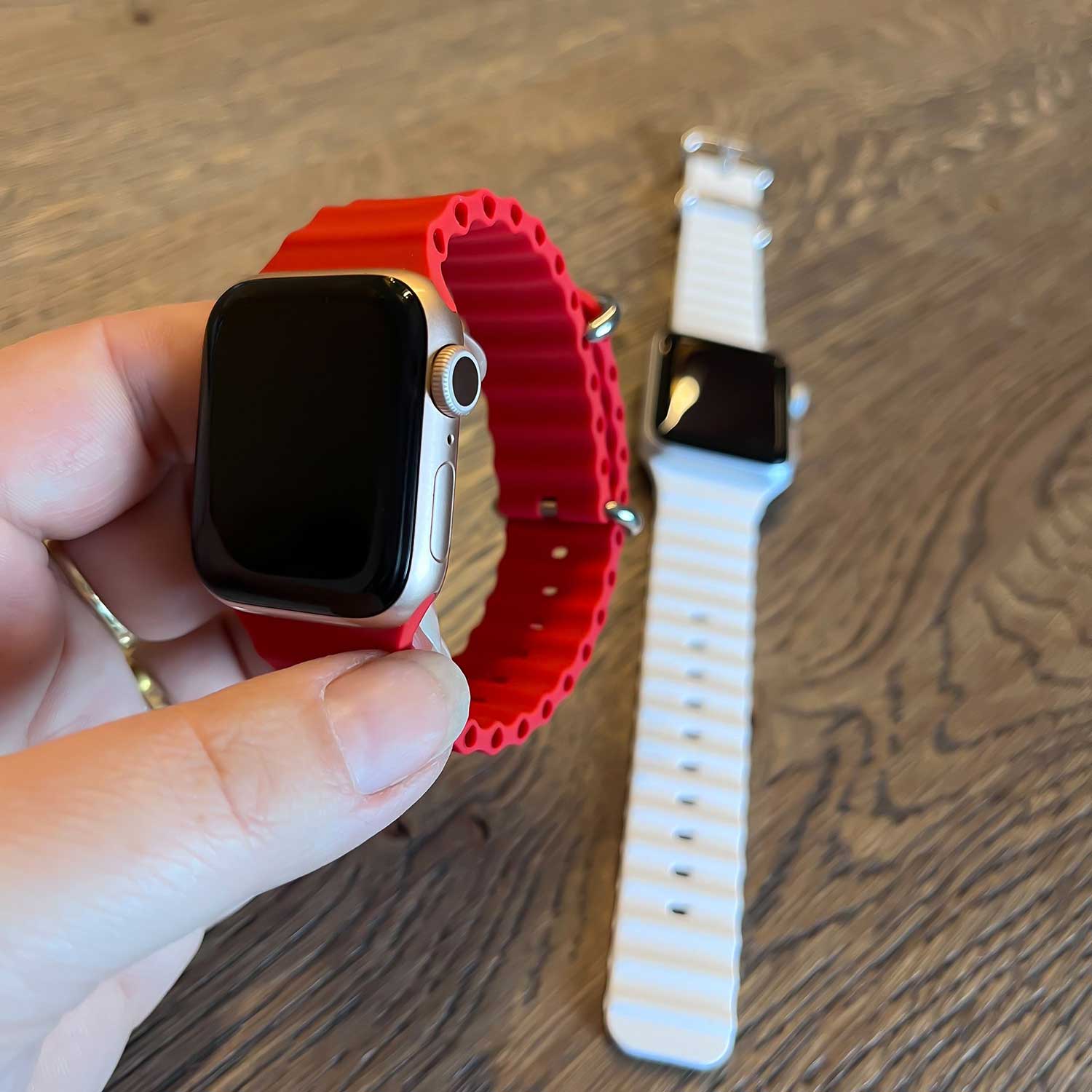 Apple-Watch-sport-ocean-band-rood-7440850087005-123watches-sfeer