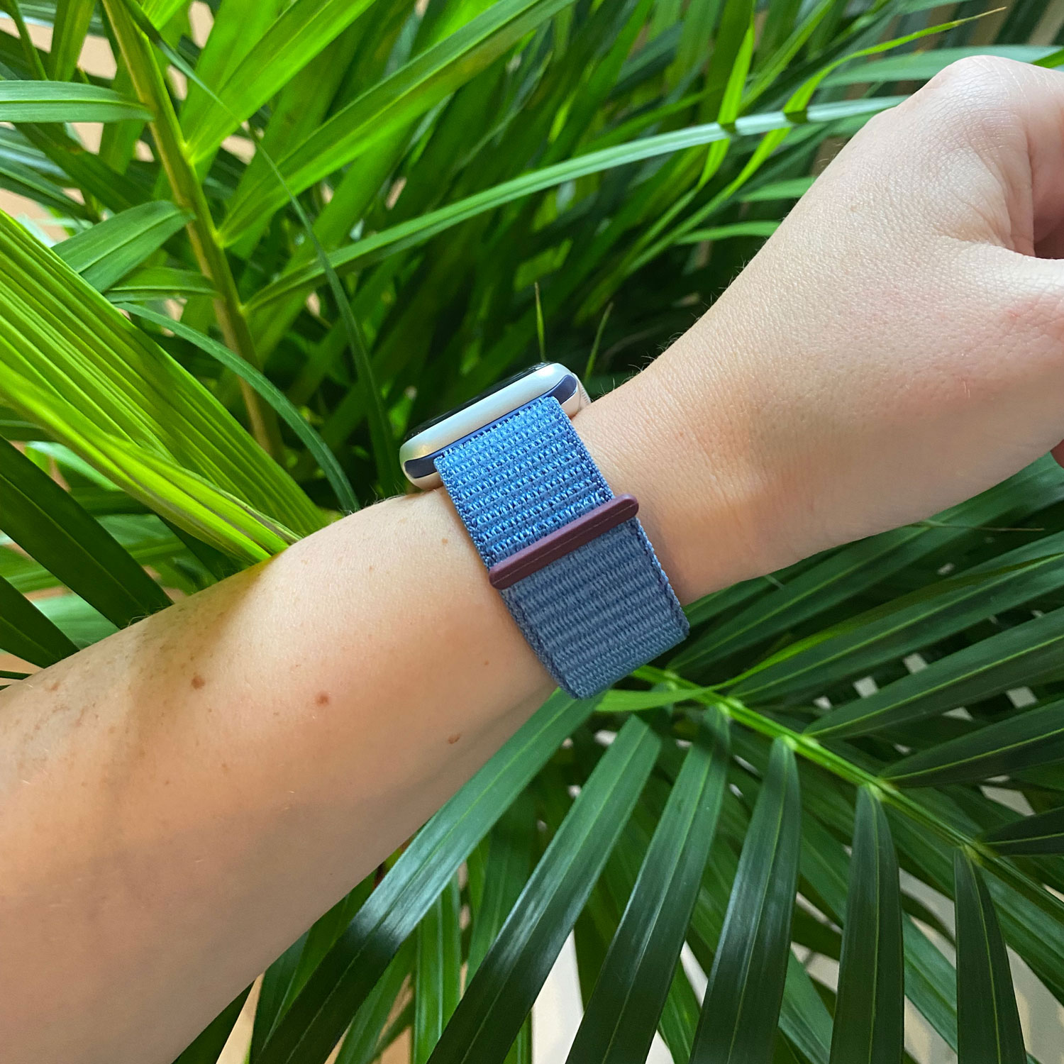 Apple-Watch-nylon-geweven-sport-band--Winterblauw-7440849363356-123watches-sfeer