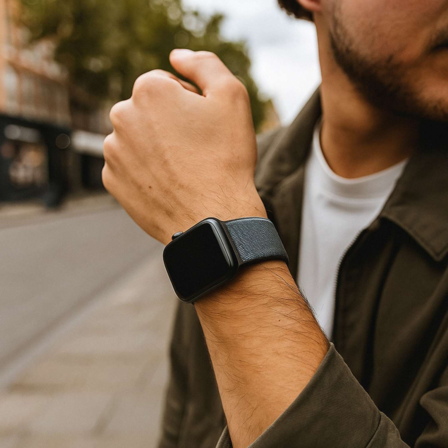 Apple-watch-nylon-sport-loop-band-storm-grijs-7440849363332-123watches-sfeer4