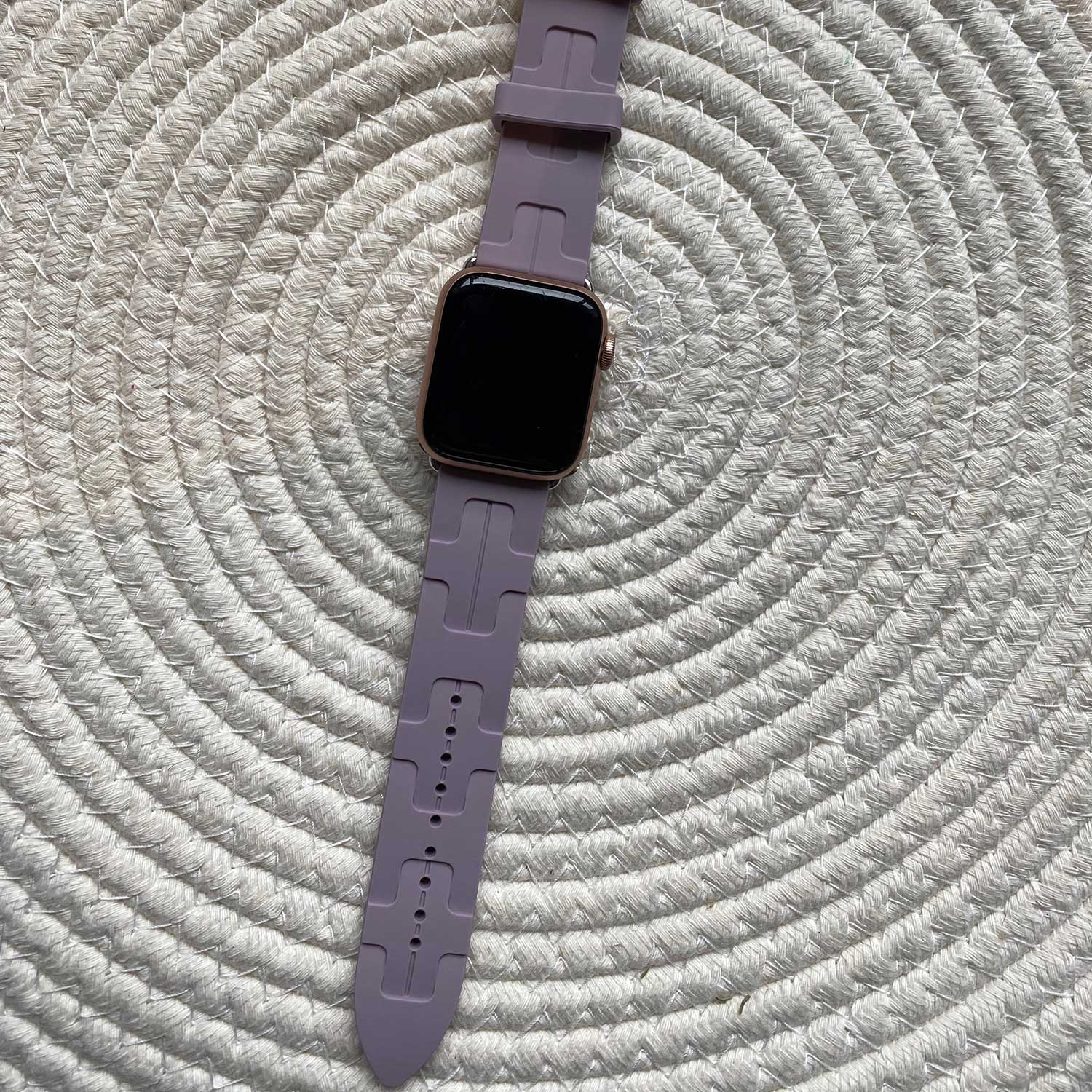 Apple-Watch-sport-Hermes-kilim-single-tour-paars-7440850167189-123watches-sfeer2