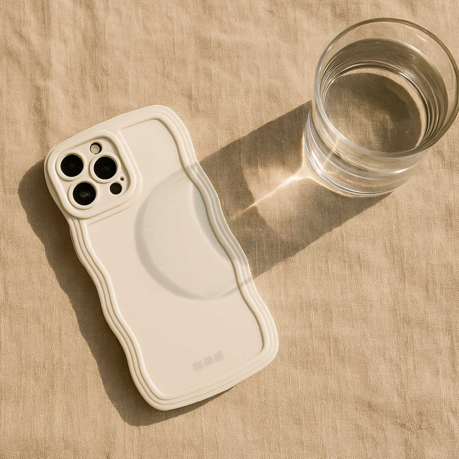 iPhone-16-telefoonhoesje-Curve-sterrenlicht-7440850383312-123watches-sfeerfoto-2