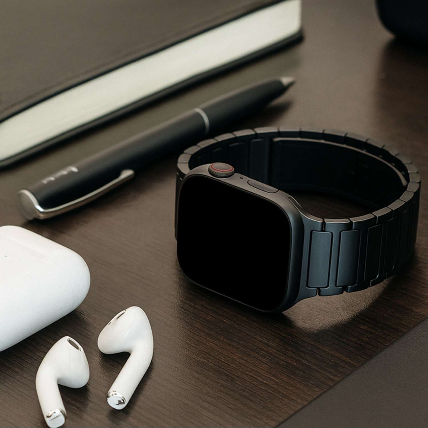 Apple-Watch-Zyro-siliconen-band-Zwart-7440850390341-7440850390358-123watches-sfeer5