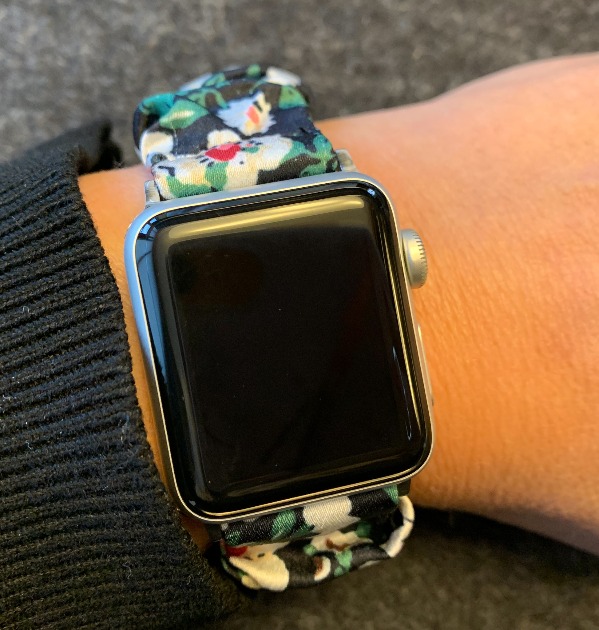 Apple Watch bandje Bloomsy - schrunchie - nylon - bloemen