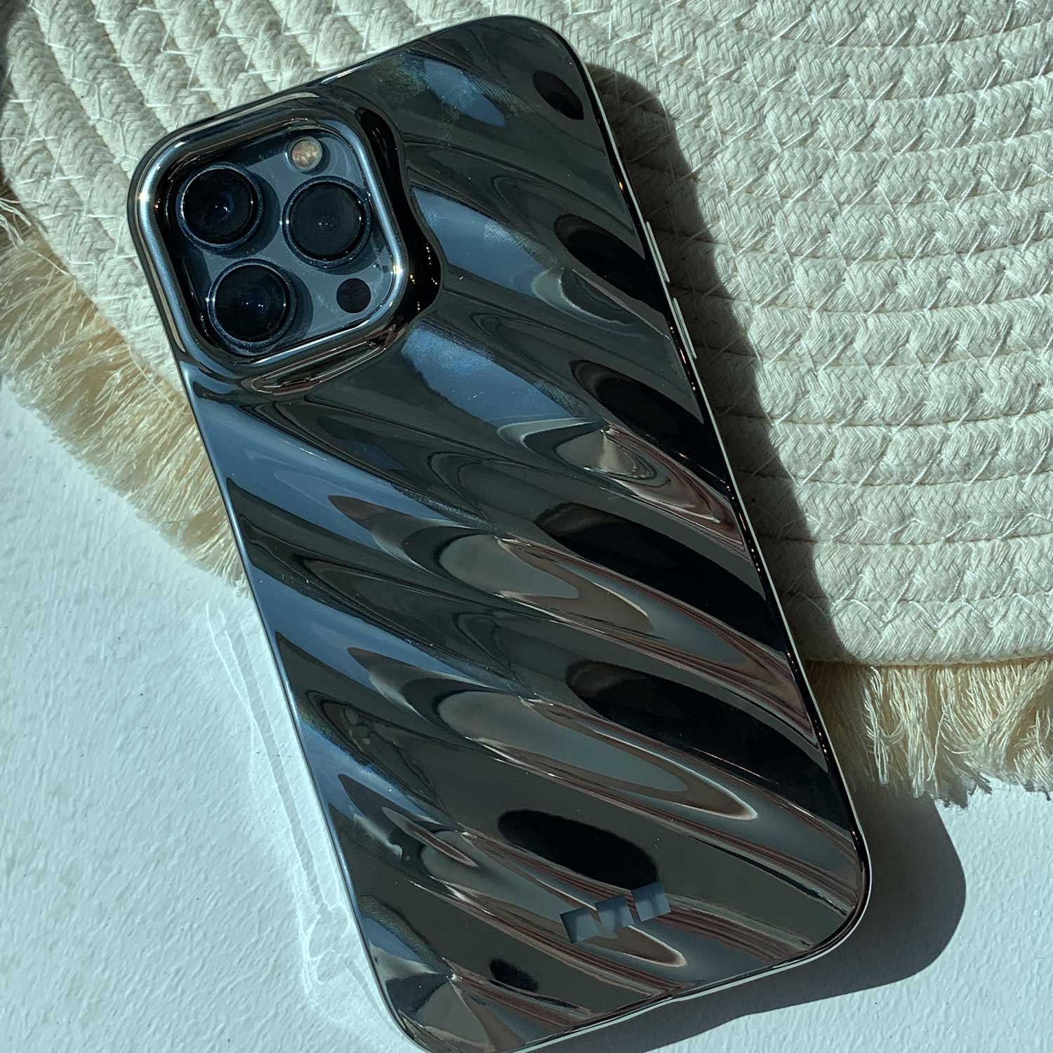 iPhone-13-Pro-telefoonhoesje-Lustra-zilver-7440850368388-123watches2