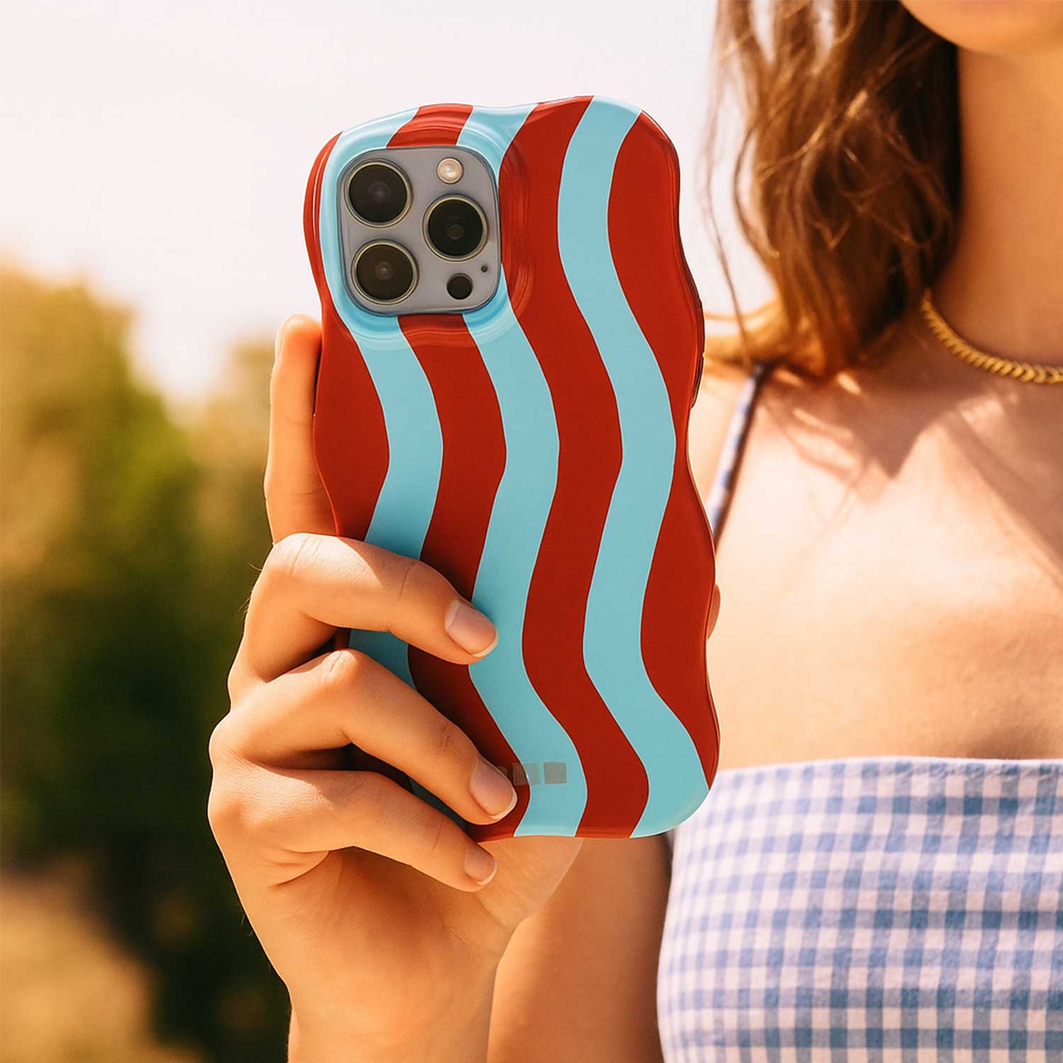 iPhone-14-Pro-Max-telefoonhoesje-Candy-Blauw-Rood-7440850376383-123watches-sfeerfoto-2