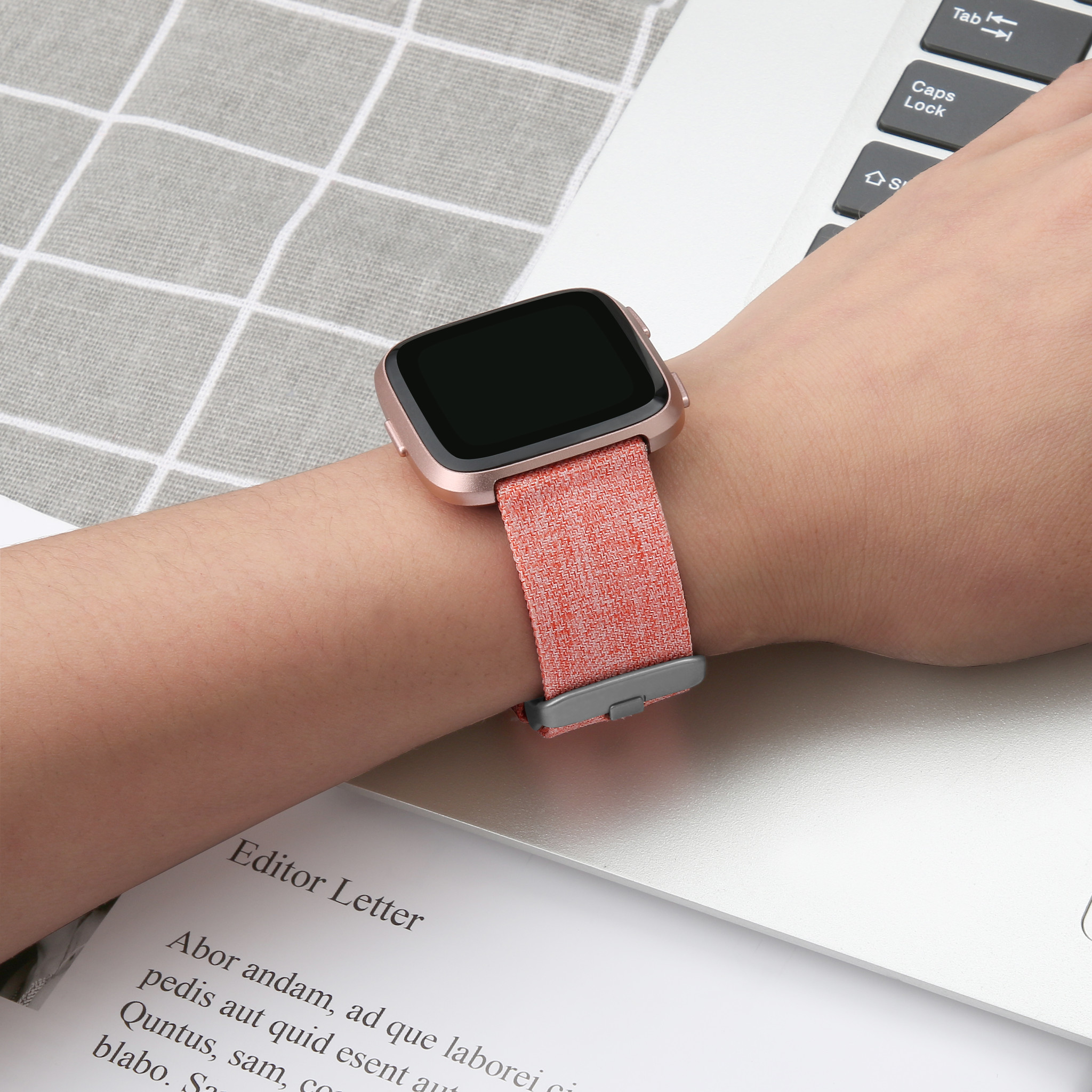 Fitbit Versa nylon gesp band - oranje