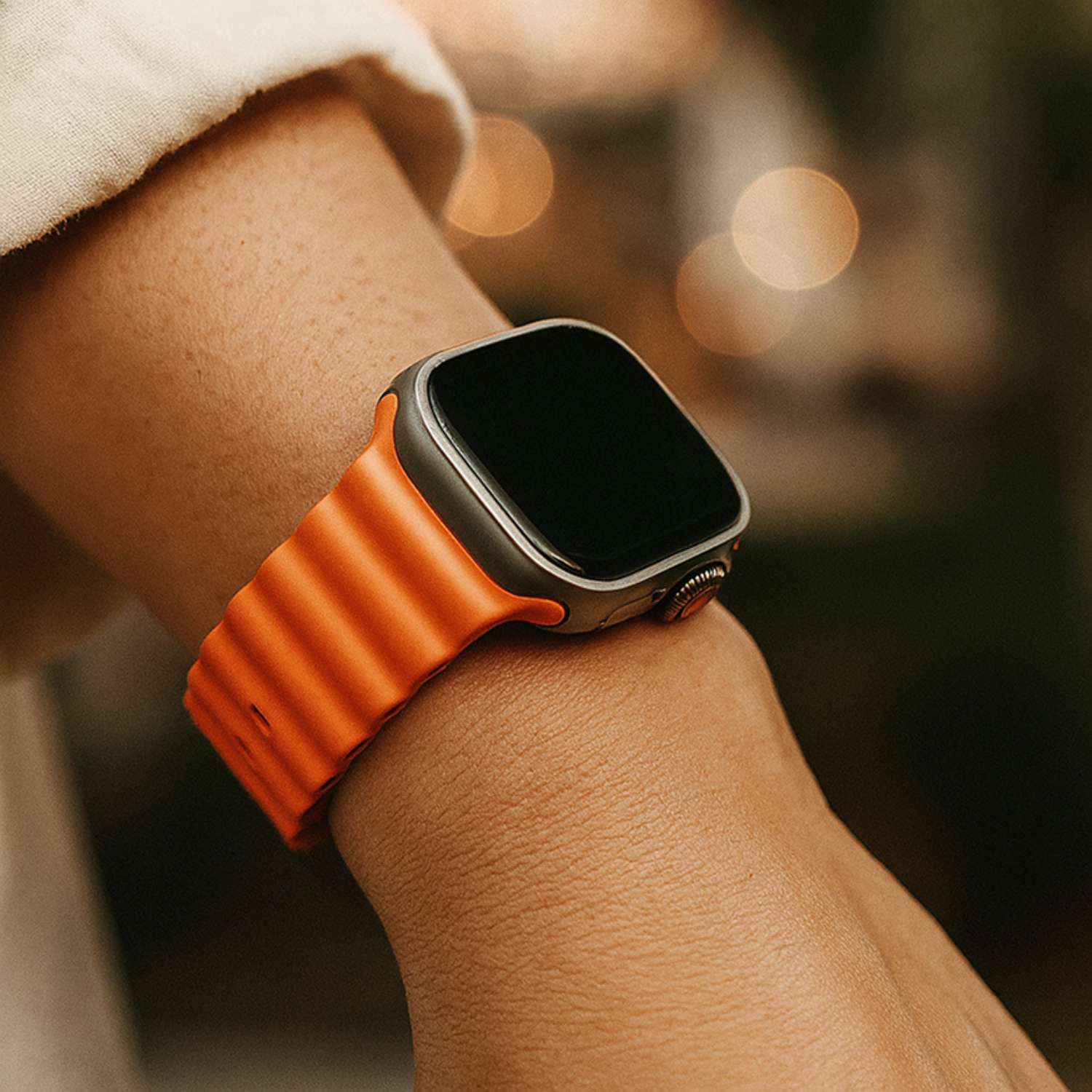 Apple-Watch-ocean-band-oranje-7440850085032-123watches-sfeerfoto4