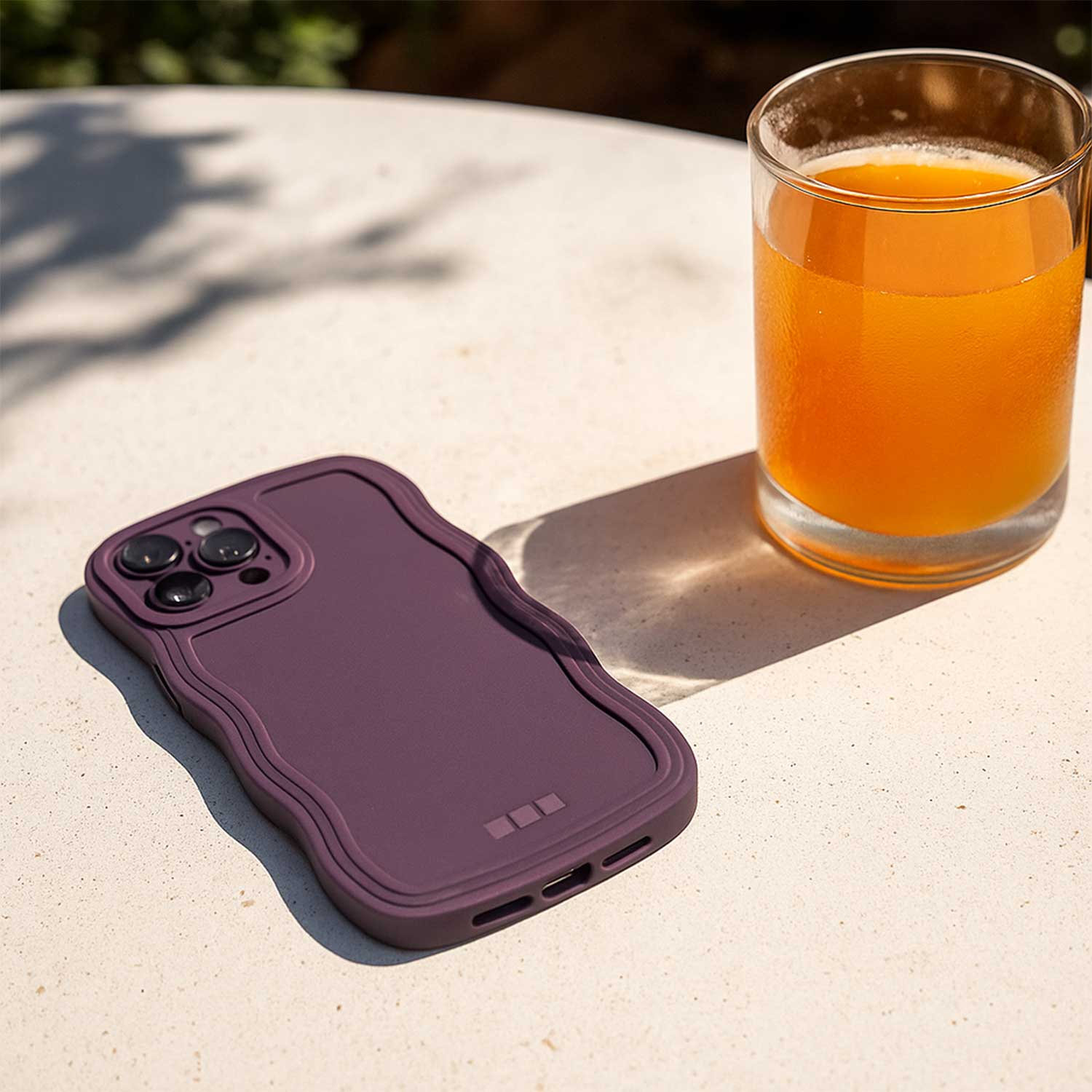 iPhone-16-Pro-Max-telefoonhoesje-Curve-paars-7440850364366-123watches-sfeer-2