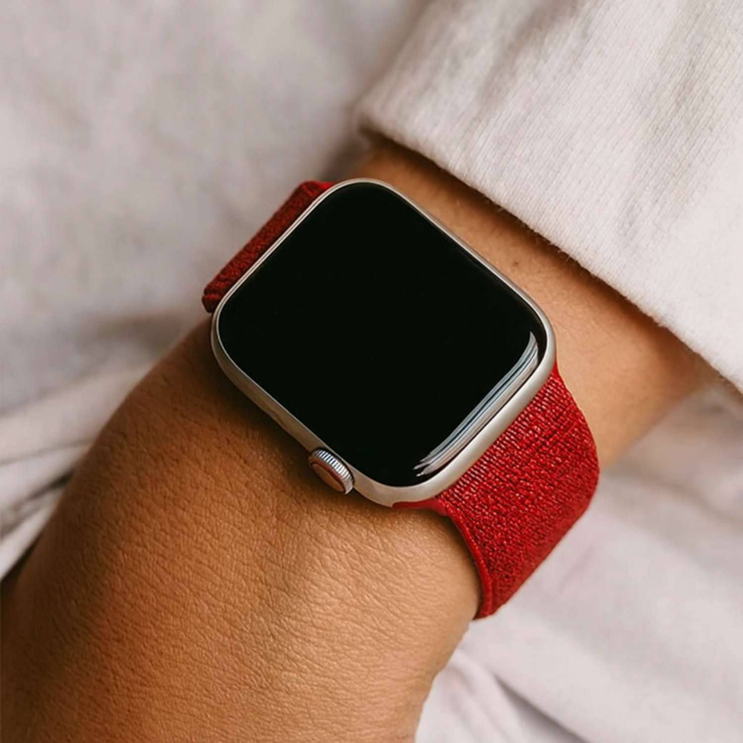 Apple-Watch-nylon-geweven-sport-band-rood-7440849363370-123watches-sfeer2