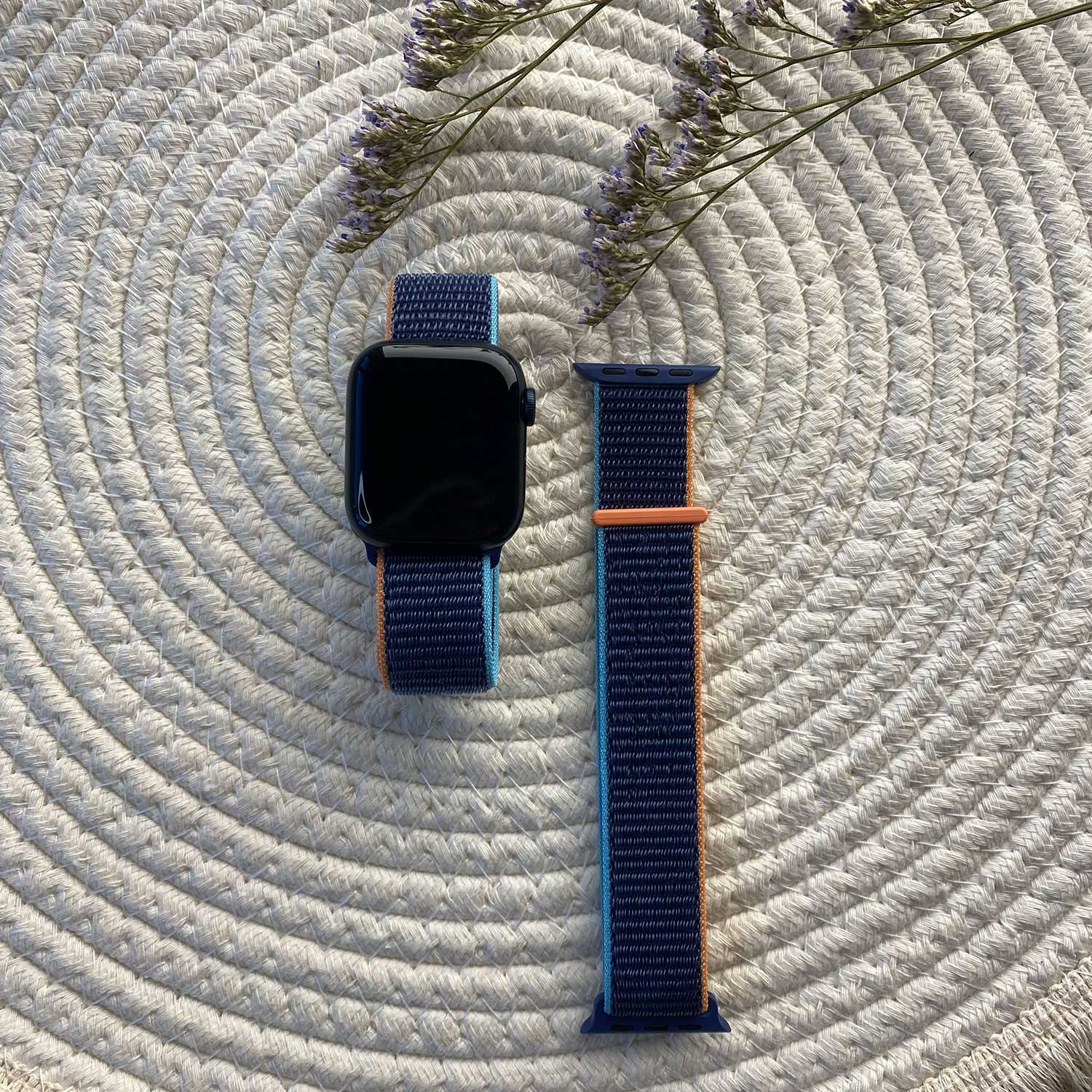 Apple-watch-nylon-sport-loop-band-diepzee-7440849911977-123watches-sfeer