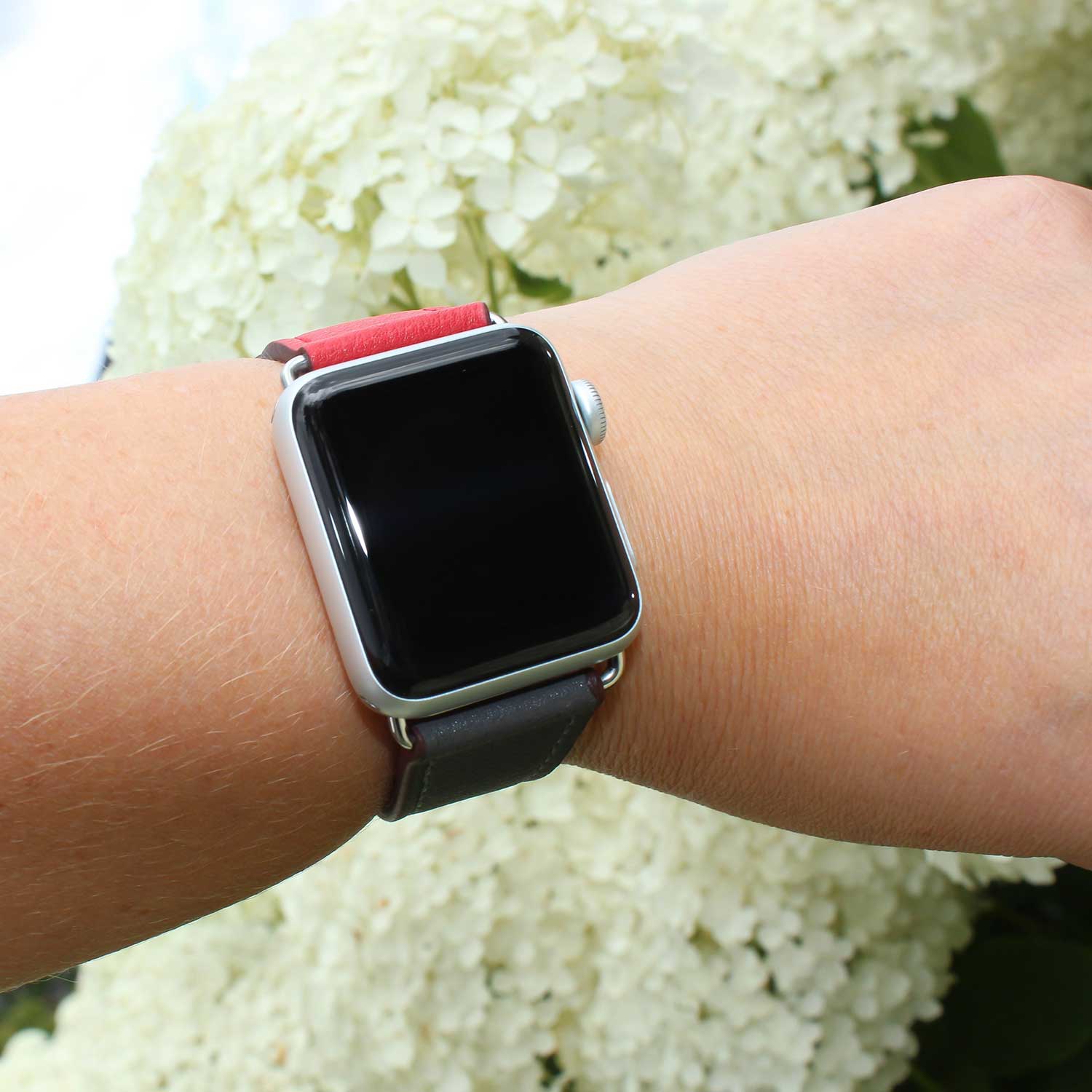 Apple-Watch-leren-sing-tour-rood-grijs-7440849948959-123watches-sfeer