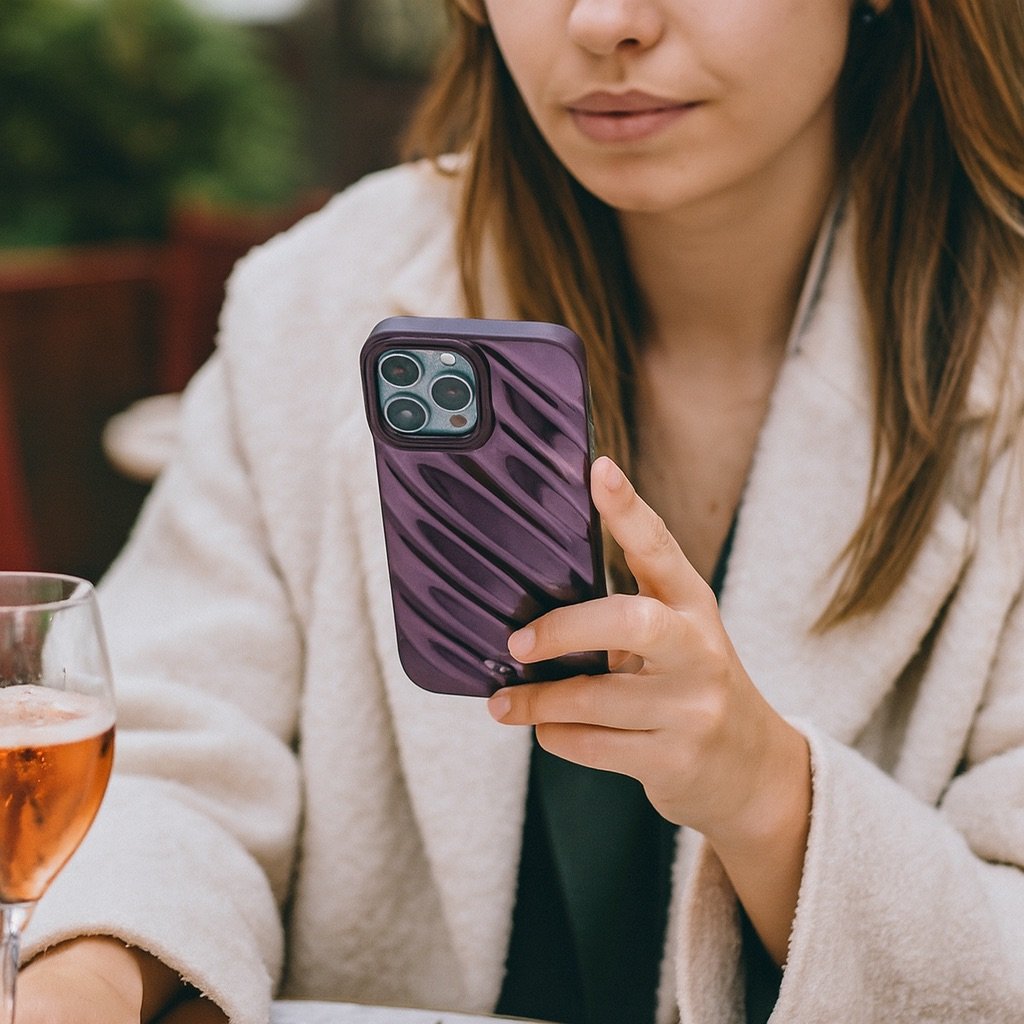iPhone-14-Plus-telefoonhoesje-Lustra-paars-7440850466428-123watches-sfeerfoto2 iPhone-14-Plus-telefoonhoesje-Lustra-paars-7440850466428-123watches-sfeerfoto2