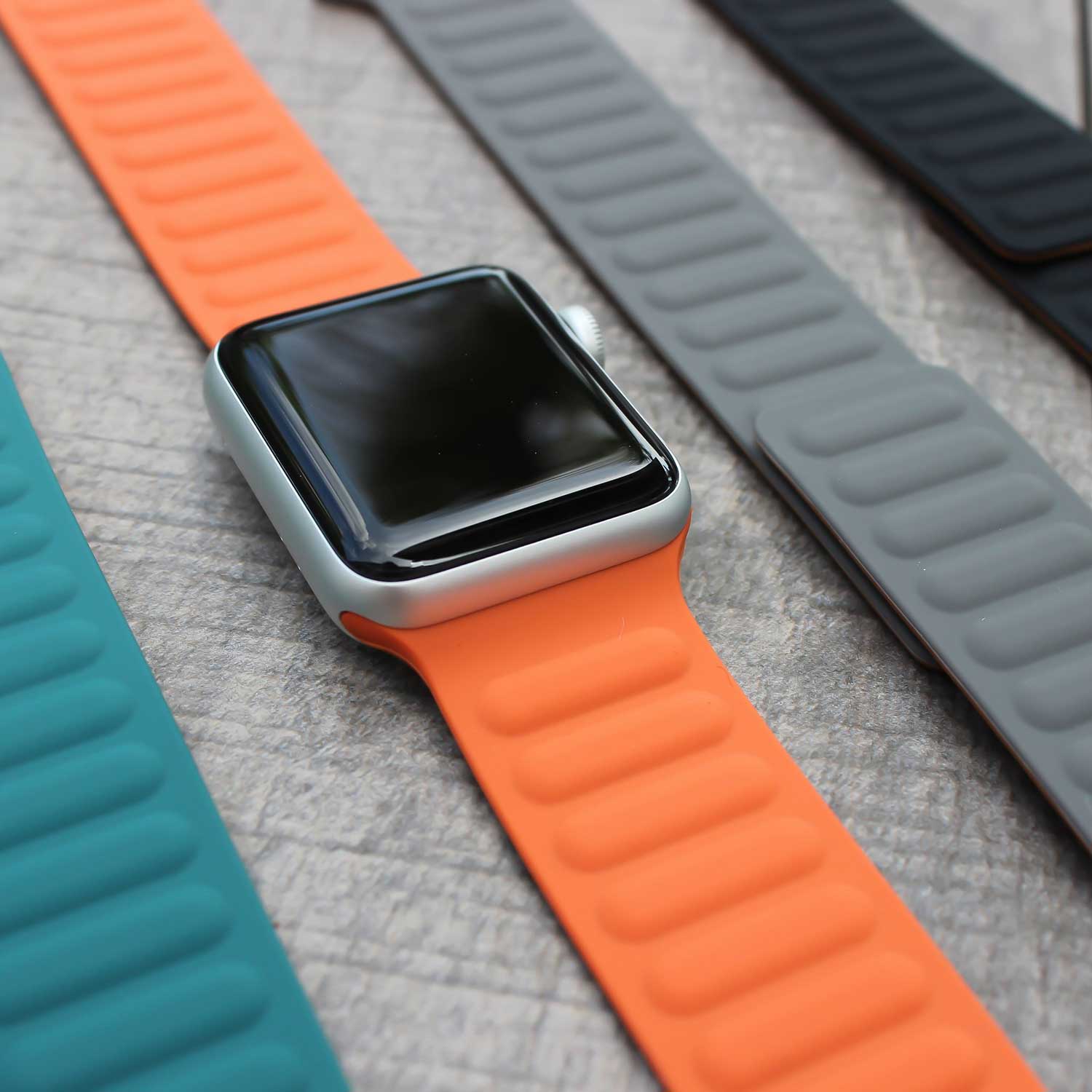 Apple-Watch-ribbel-solo-sport-band-sunset-7440850055073-123watches-sfeer