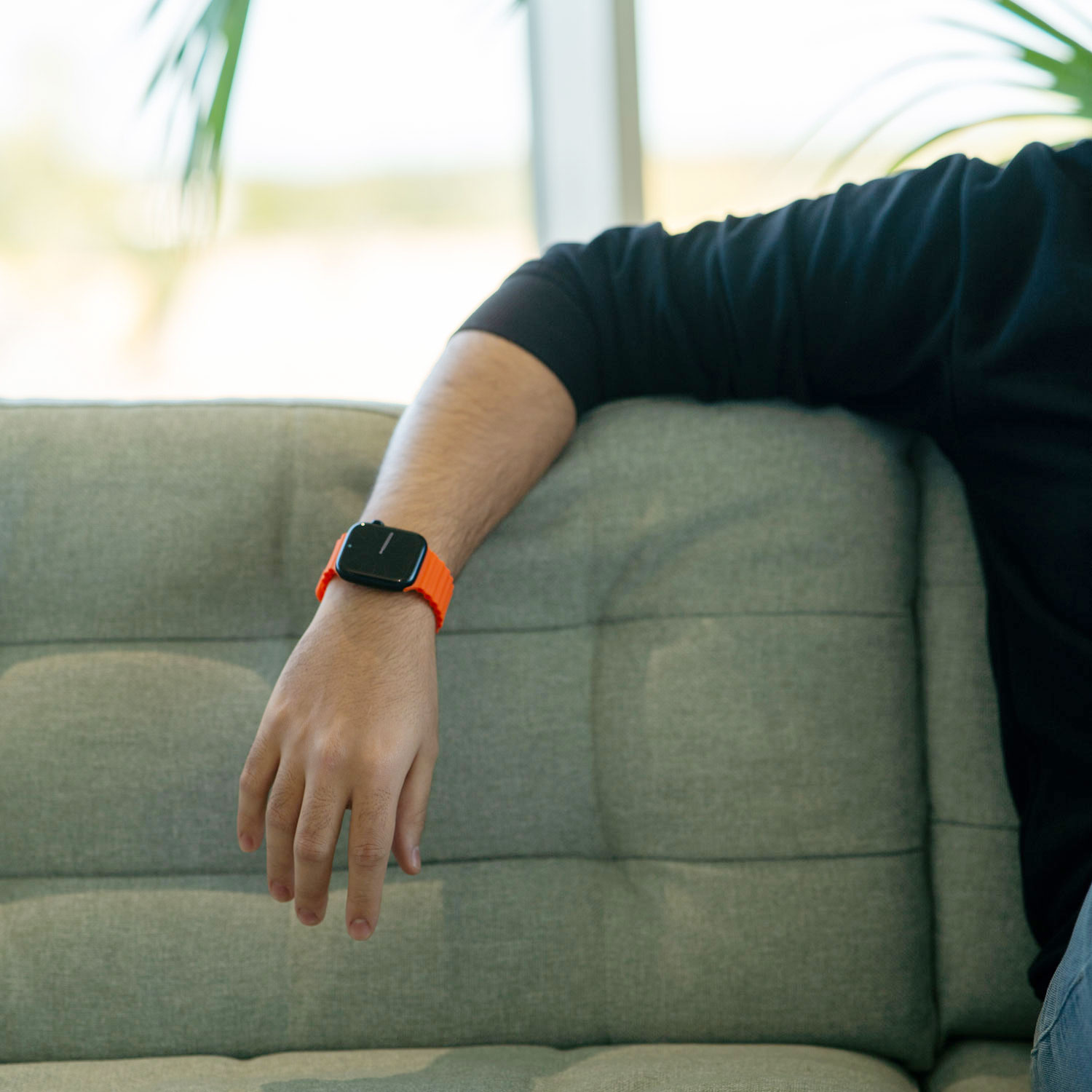 Apple-Watch-ocean-band-oranje-7440850085032-123watches-sfeerfoto3