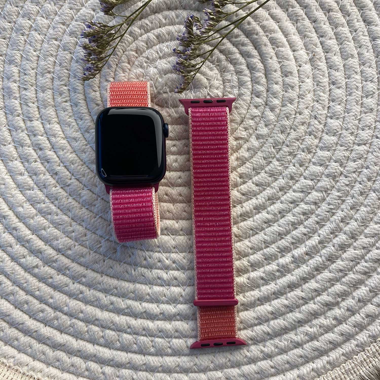 Apple-Watch-nylon-geweven-sport-band-granaatappel-7440849366357-123watches-sfeer