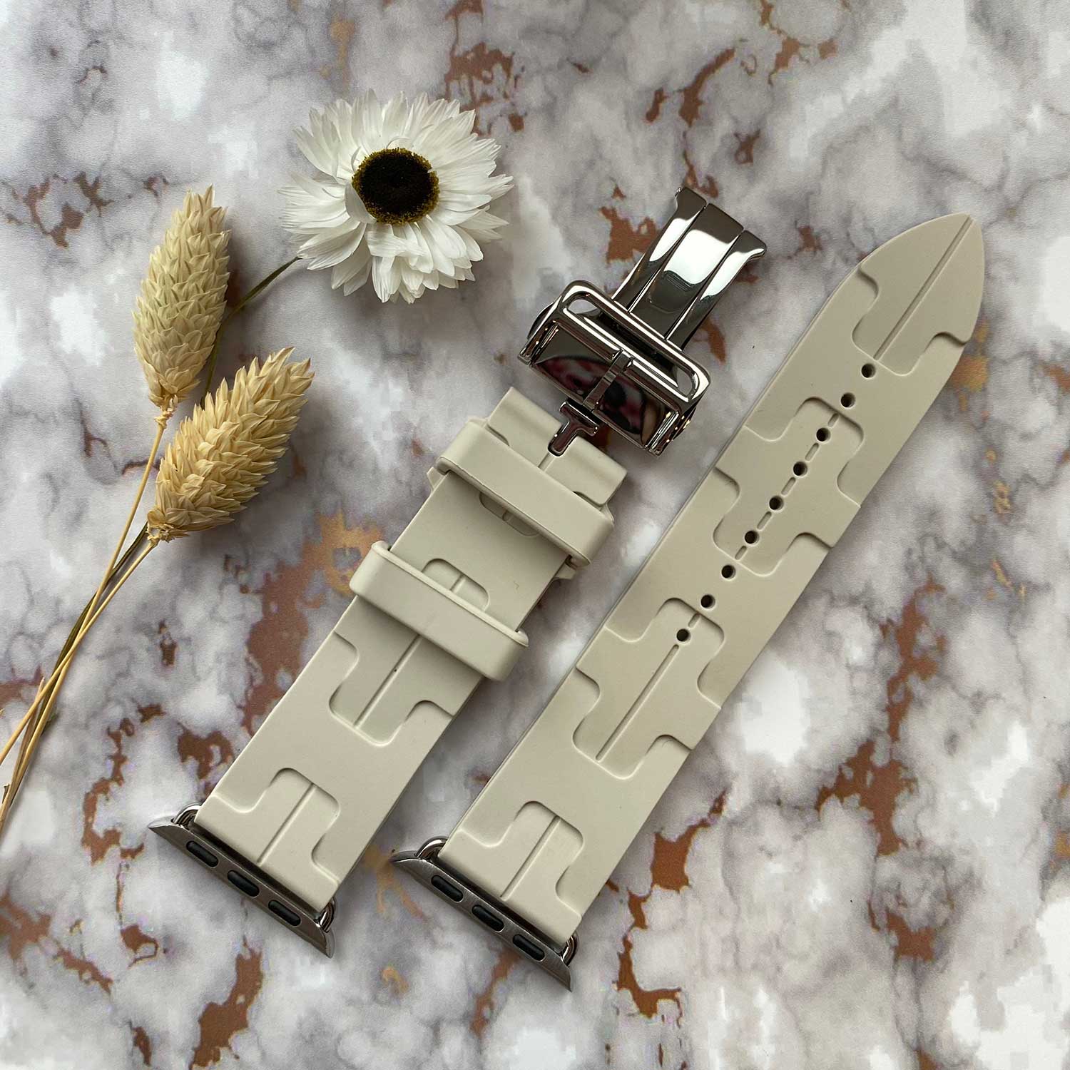 Apple-Watch-sport-Hermes-kilim-single-tour-beige-7440850167110-123watches-sfeer2