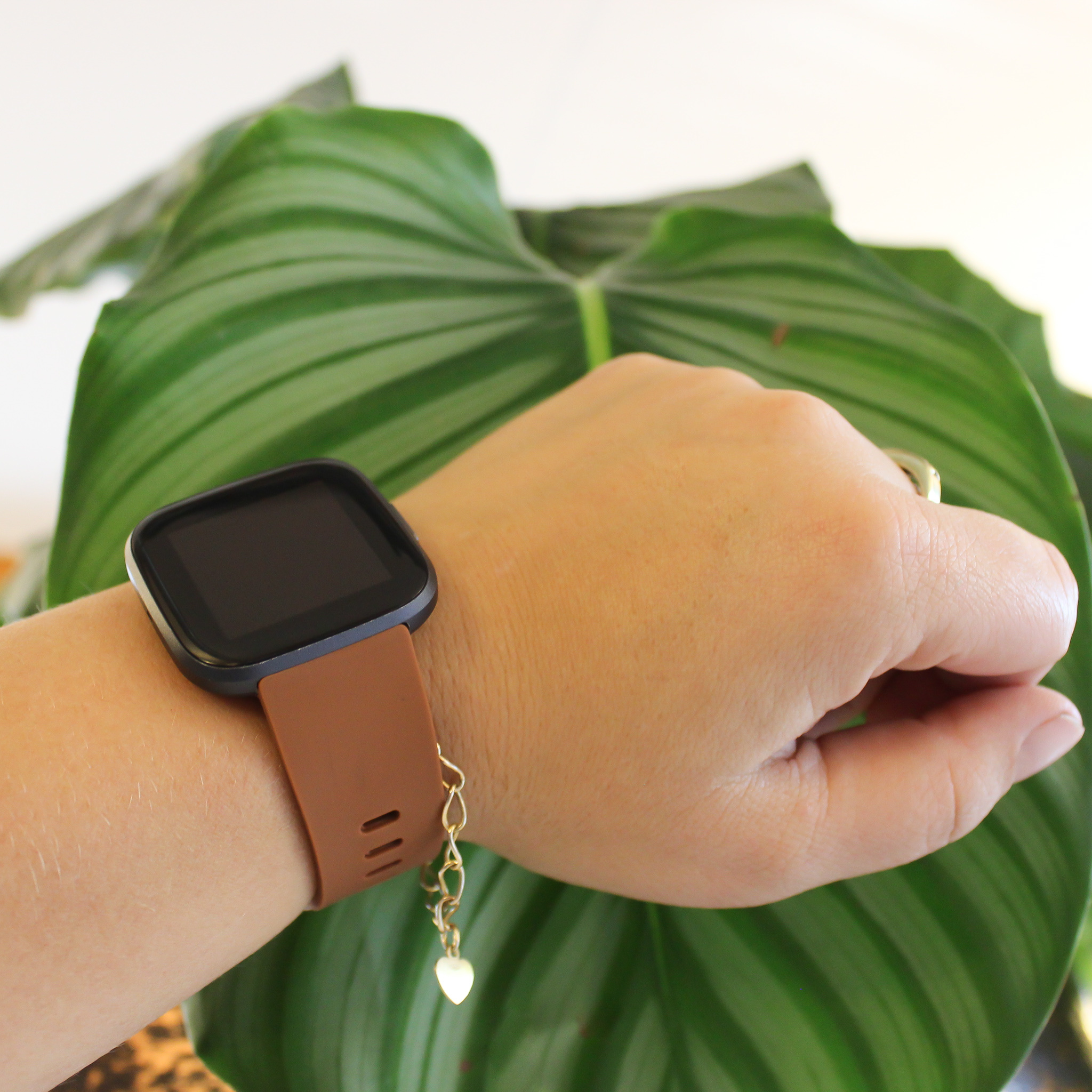 Fitbit Versa sport band - bruin