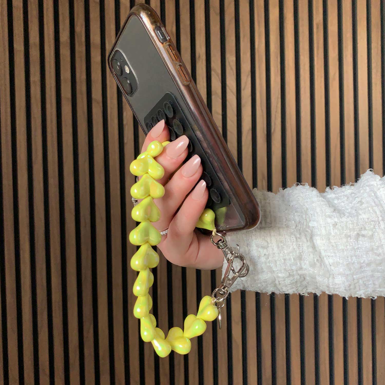 Telefoonkoord-heart-geel-zilver-7440850362393-sfeerfoto-3