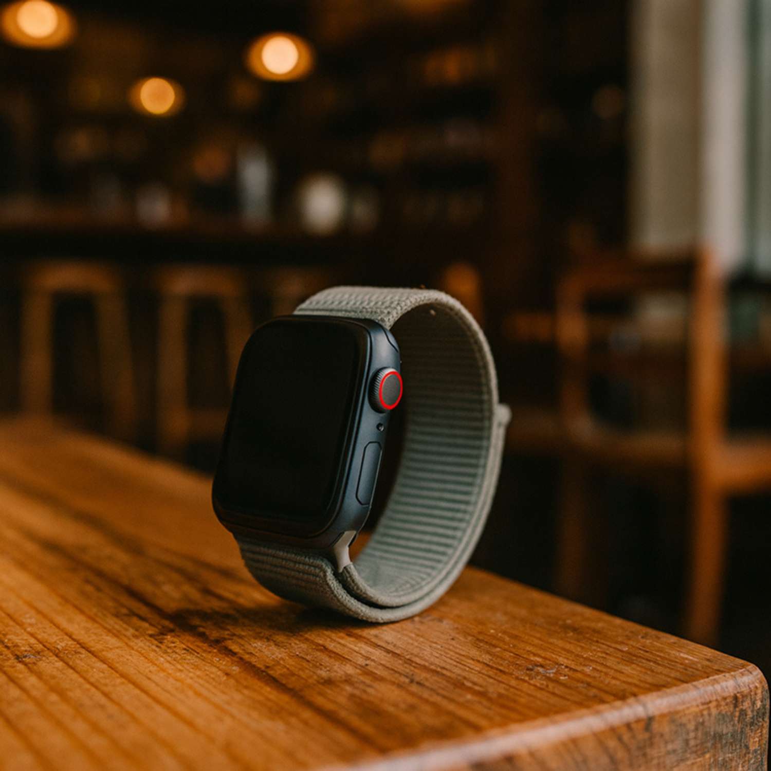 Apple-watch-nylon-sport-loop-band-Saliegroen-7440850396367-123watches-sfeer4