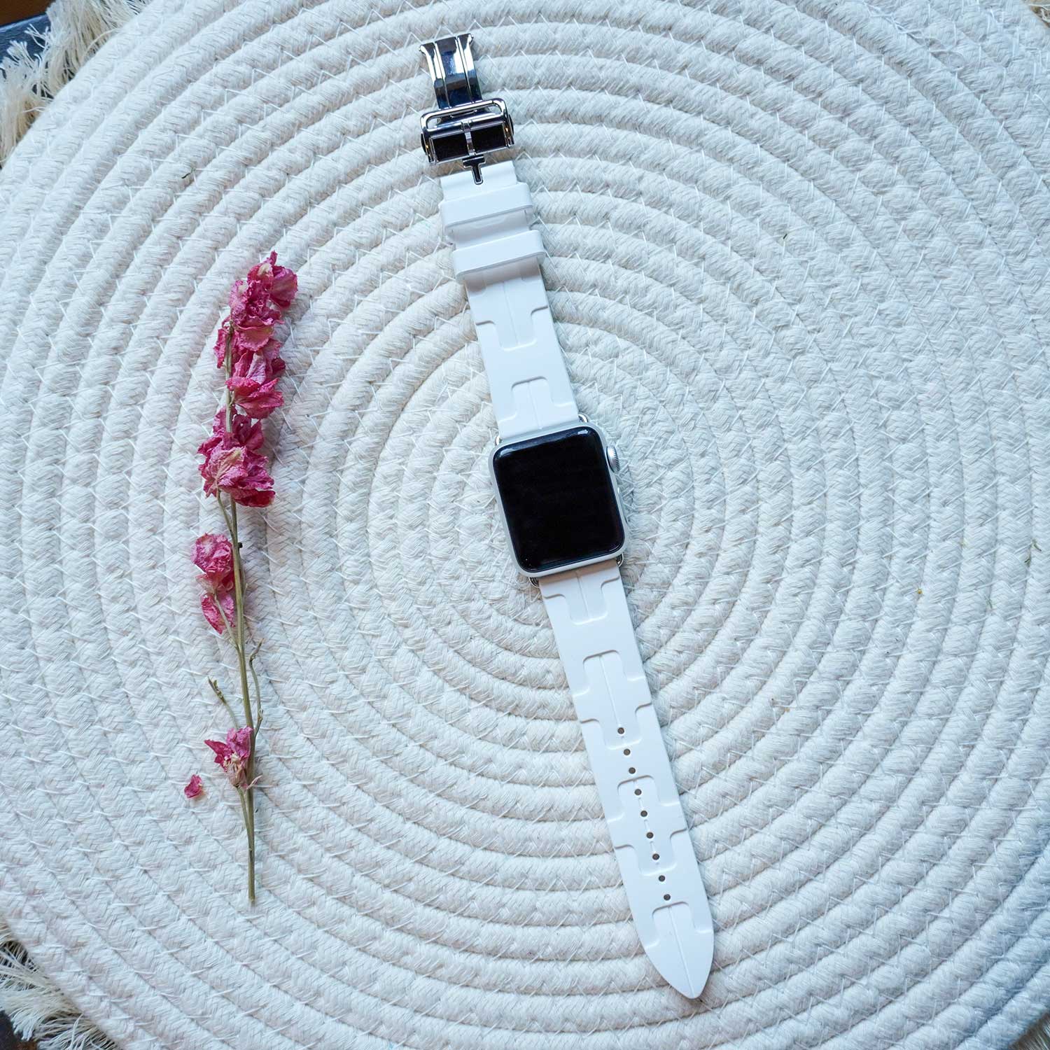 Apple-Watch-sport-Hermes-kilim-single-tour-wit-7440850165185-123watches-sfeer3