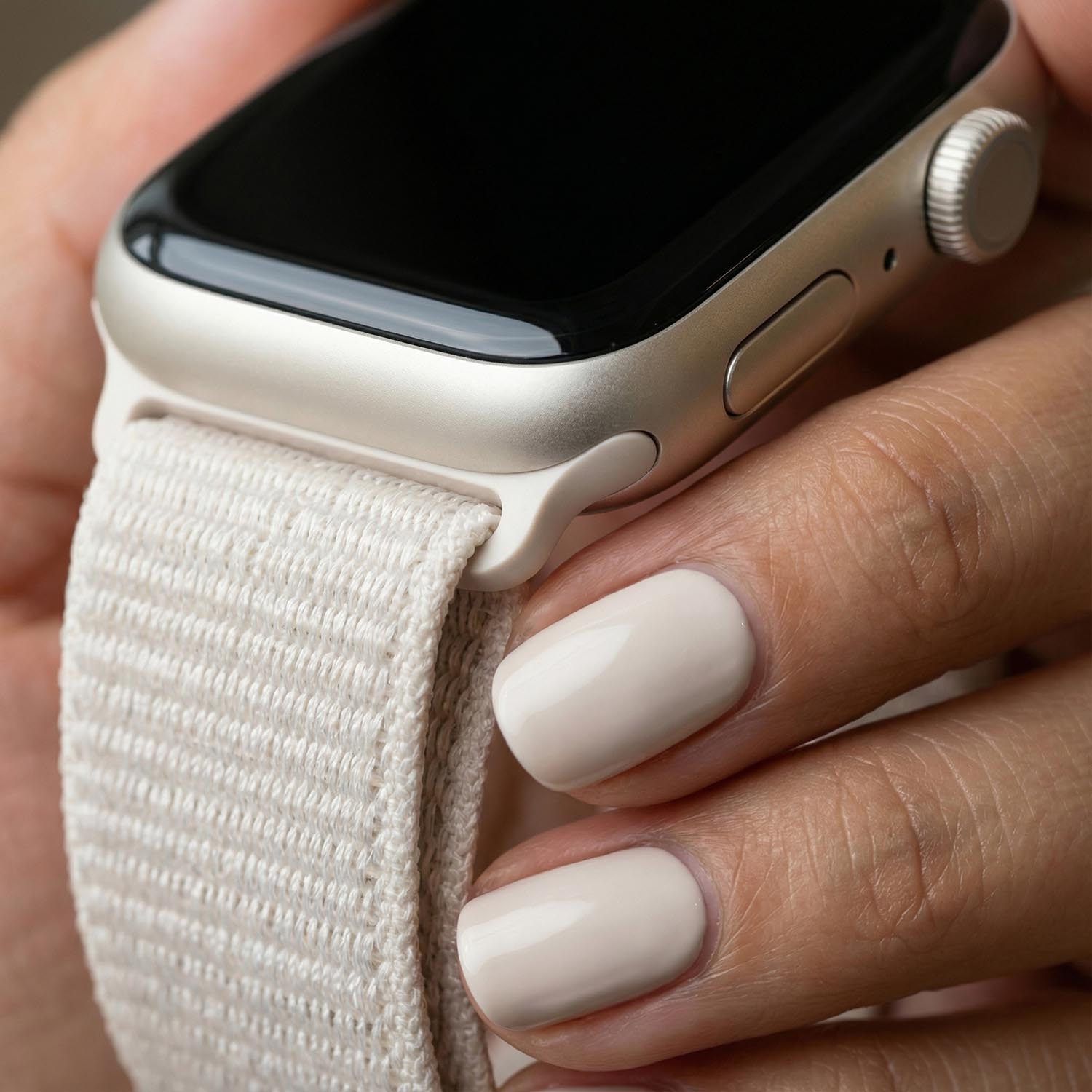 Apple-Watch-bandje-Flyne-geweven-nylon-sterrenlicht-7440850163105-123watches-close-up