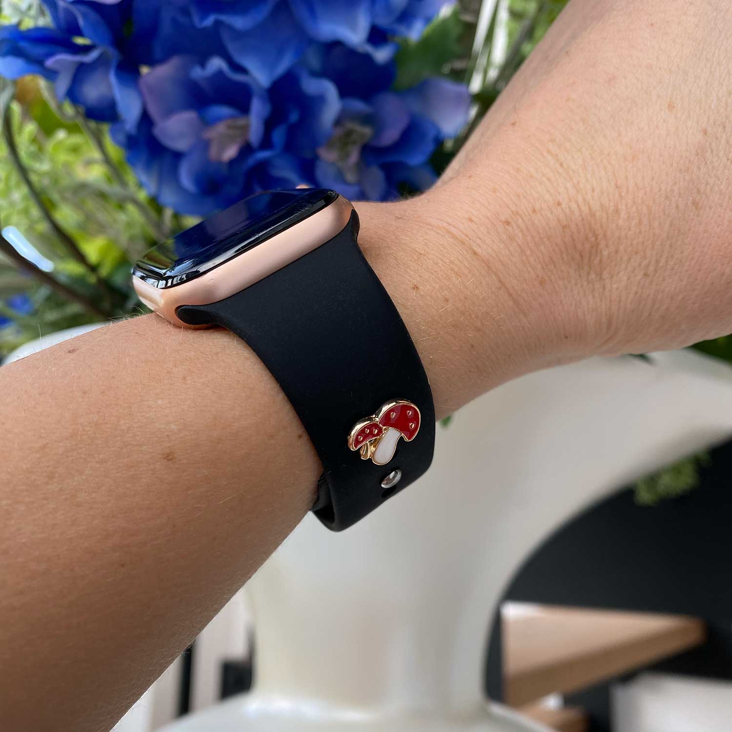 Apple-Watch-sieraad-paddenstoel-goud-7440850054014-123watches-sfeer