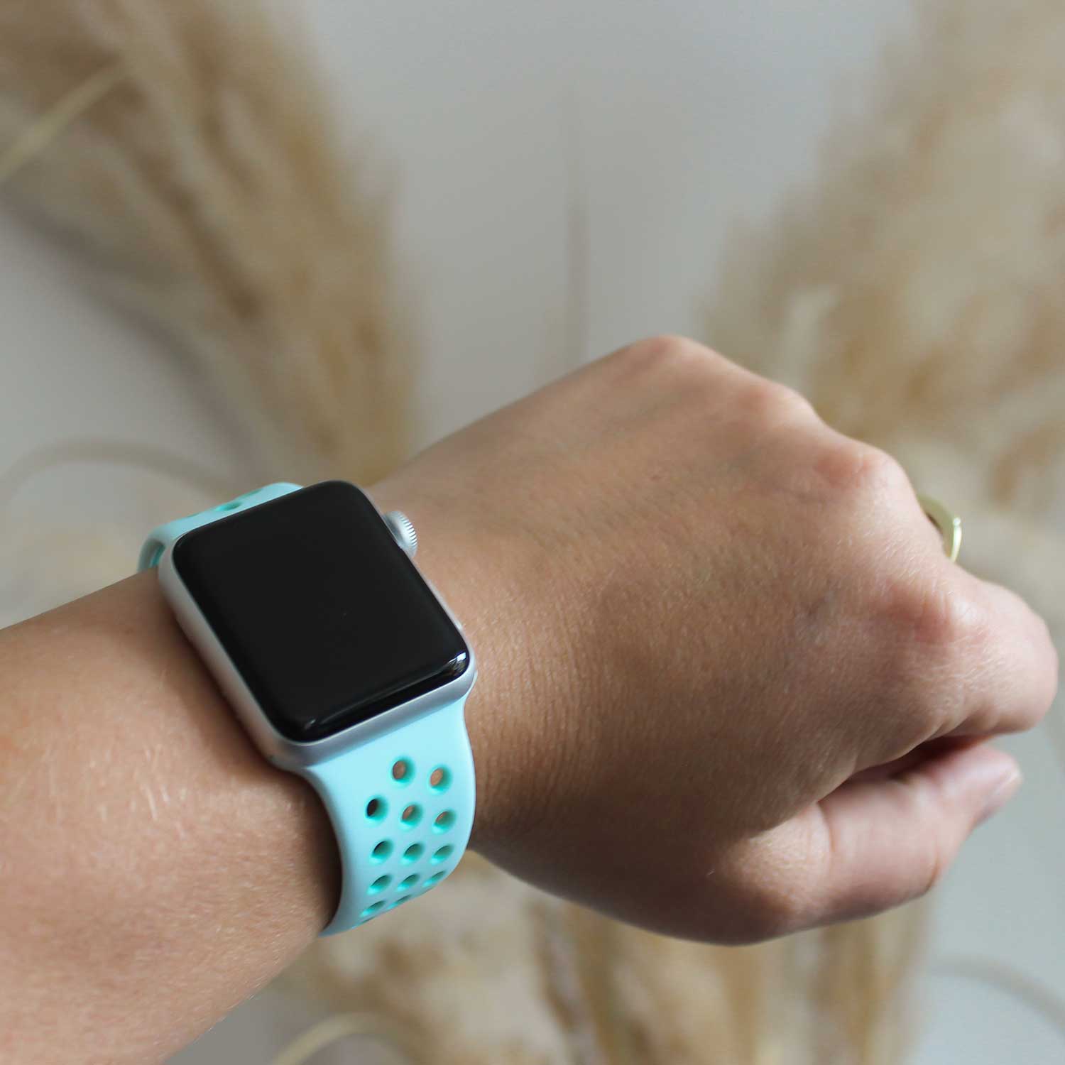Apple-Watch-dubbel-sport-band-groen-blauw-tint-tropische-twist-7440849297255-123watches-sfeer