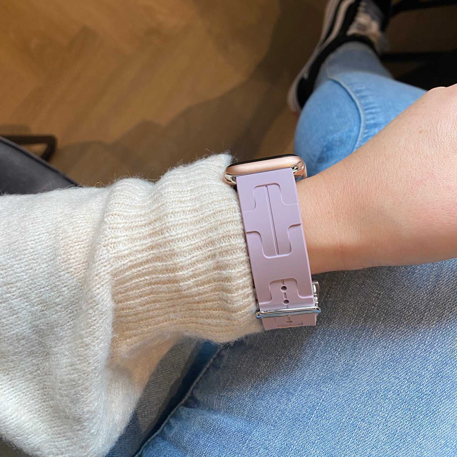 Apple-Watch-sport-Hermes-kilim-single-tour-paars-7440850167189-123watches-sfeer