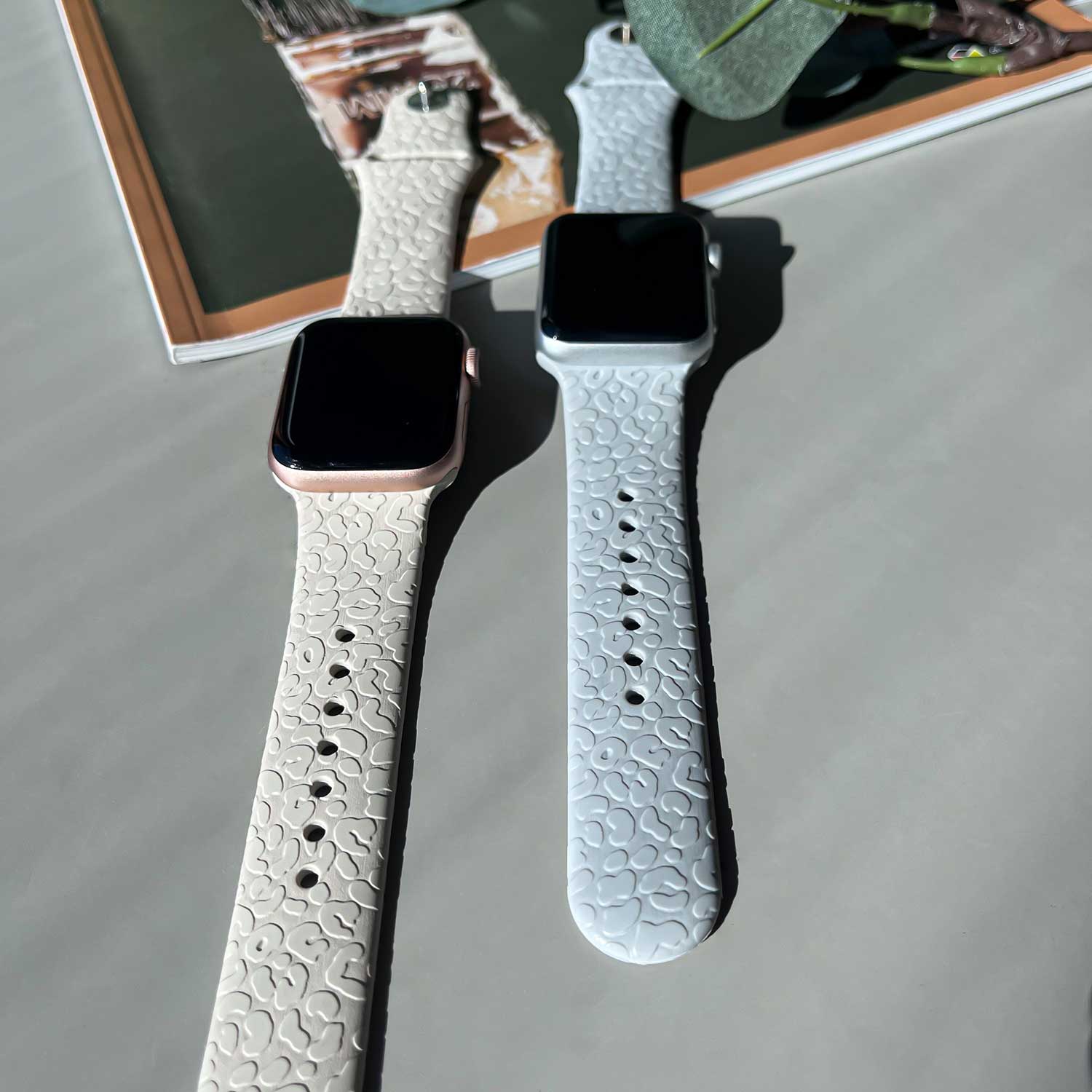 Apple-Watch-print-sport-band-luipaard-sterrenlicht-7440850146122-123watches-sfeer
