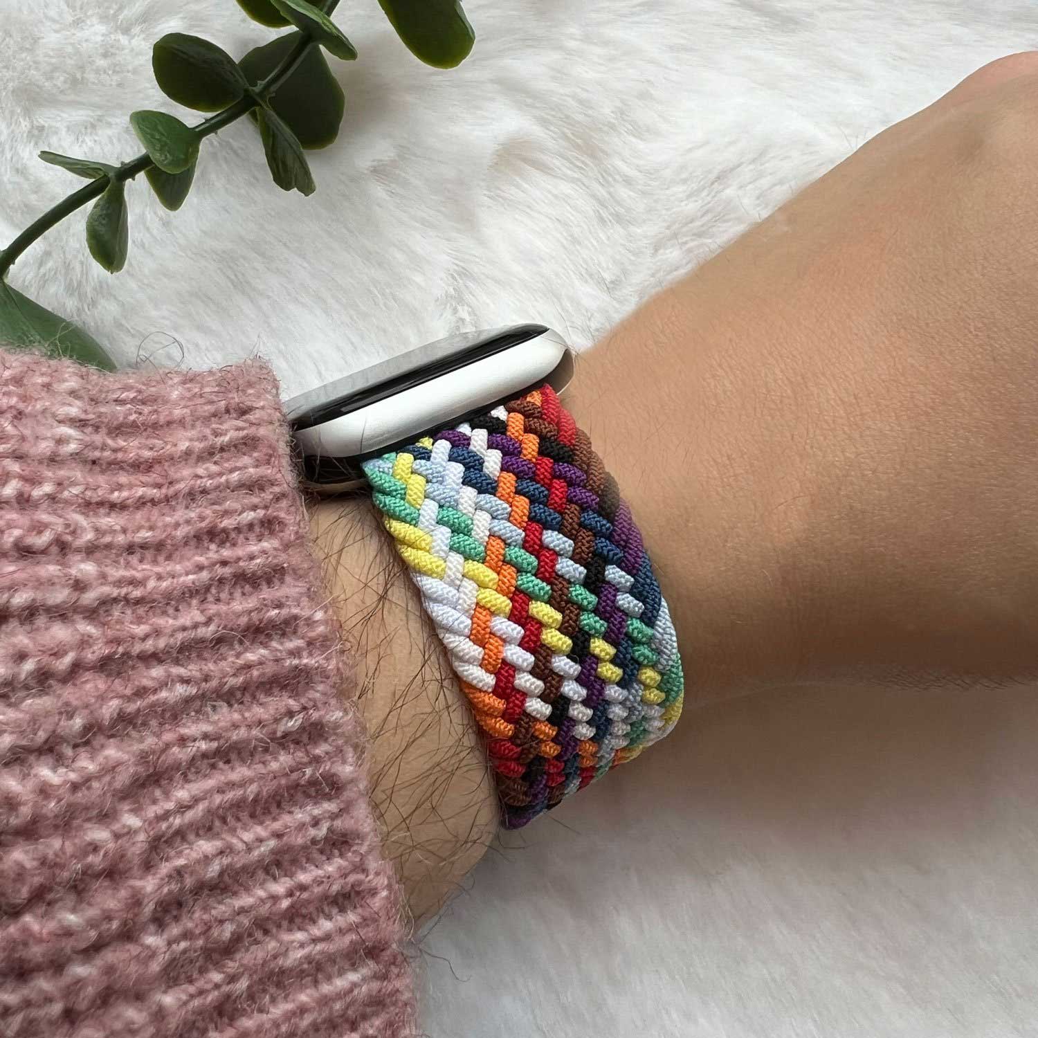 Apple-Watch-nylon-gevlochten-solo-band-kleurrijk-fel-7440849913988-123watches-sfeer2