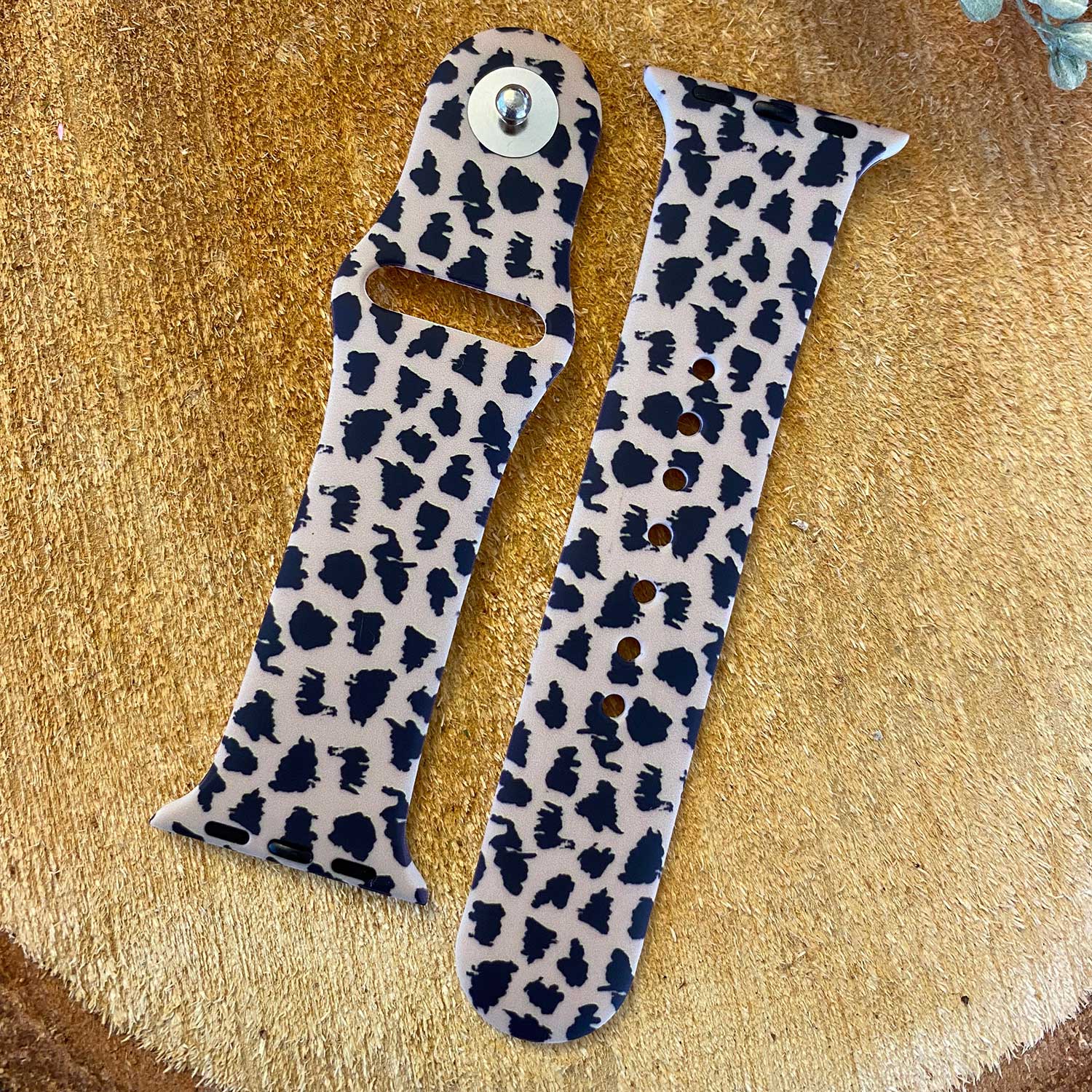 Apple-Watch-print-sport-band-luipaard-bruin-7440850161125-123watches-sfeer