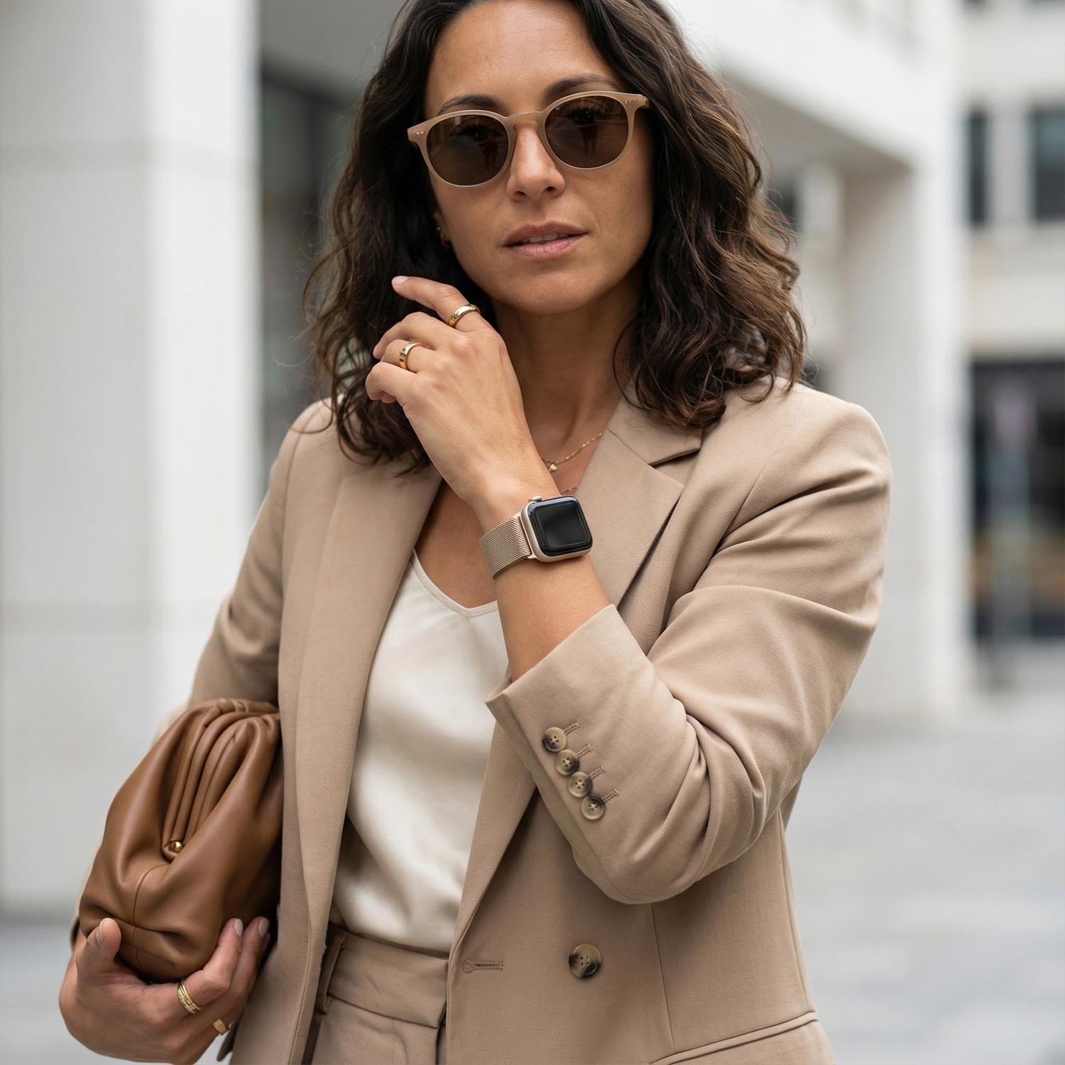 Apple-Watch-bandje-Fiore-milanese-champagne-7434008443416-123watches-model-helemaal