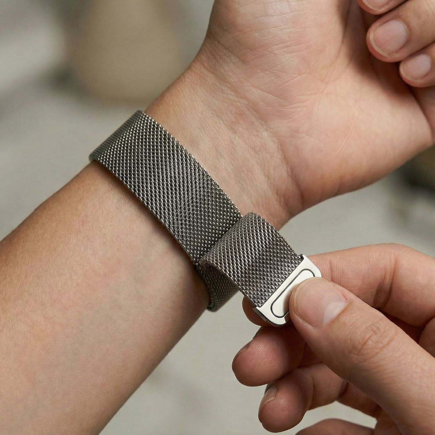 Apple-Watch-bandje-Fiore-milanese-naturel-7440850511531-123watches-close-up-sluiting