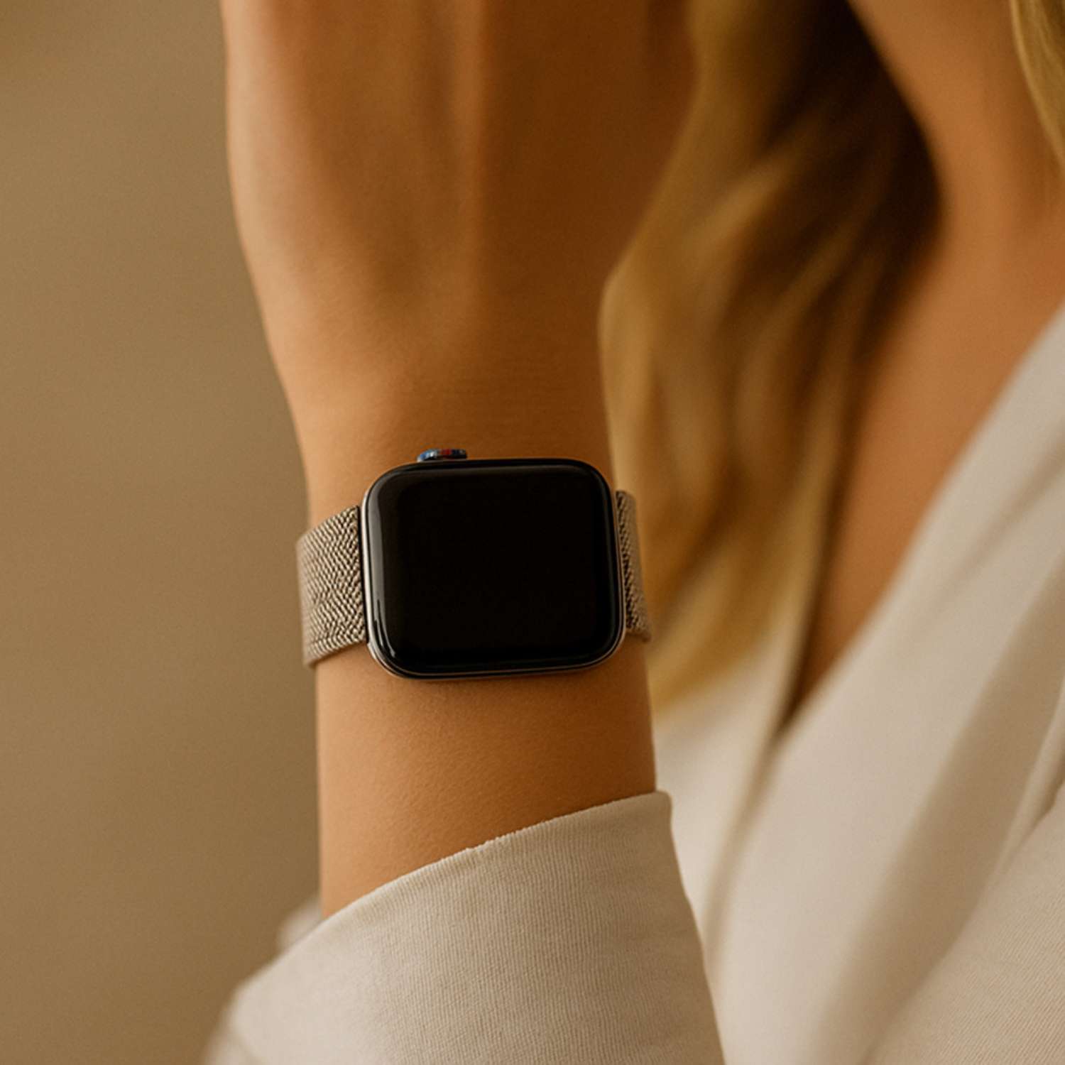 Apple-Watch-milanese-band-champagne-7434008443416-sfeer1