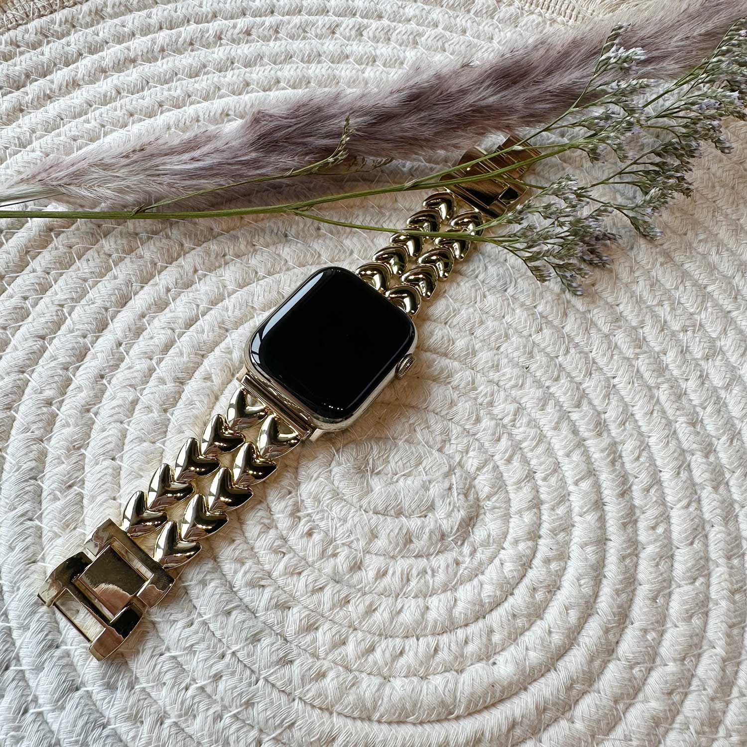 Apple-Watch-hart-stalen-schakel-band-goud-7440850182106-123watches-sfeer