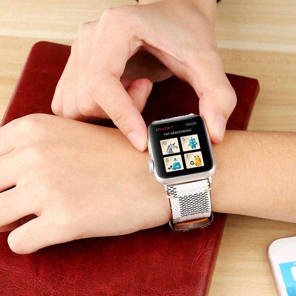 Apple-Watch-leren-grid-band-wit-7435110196115-123watches-sfeer