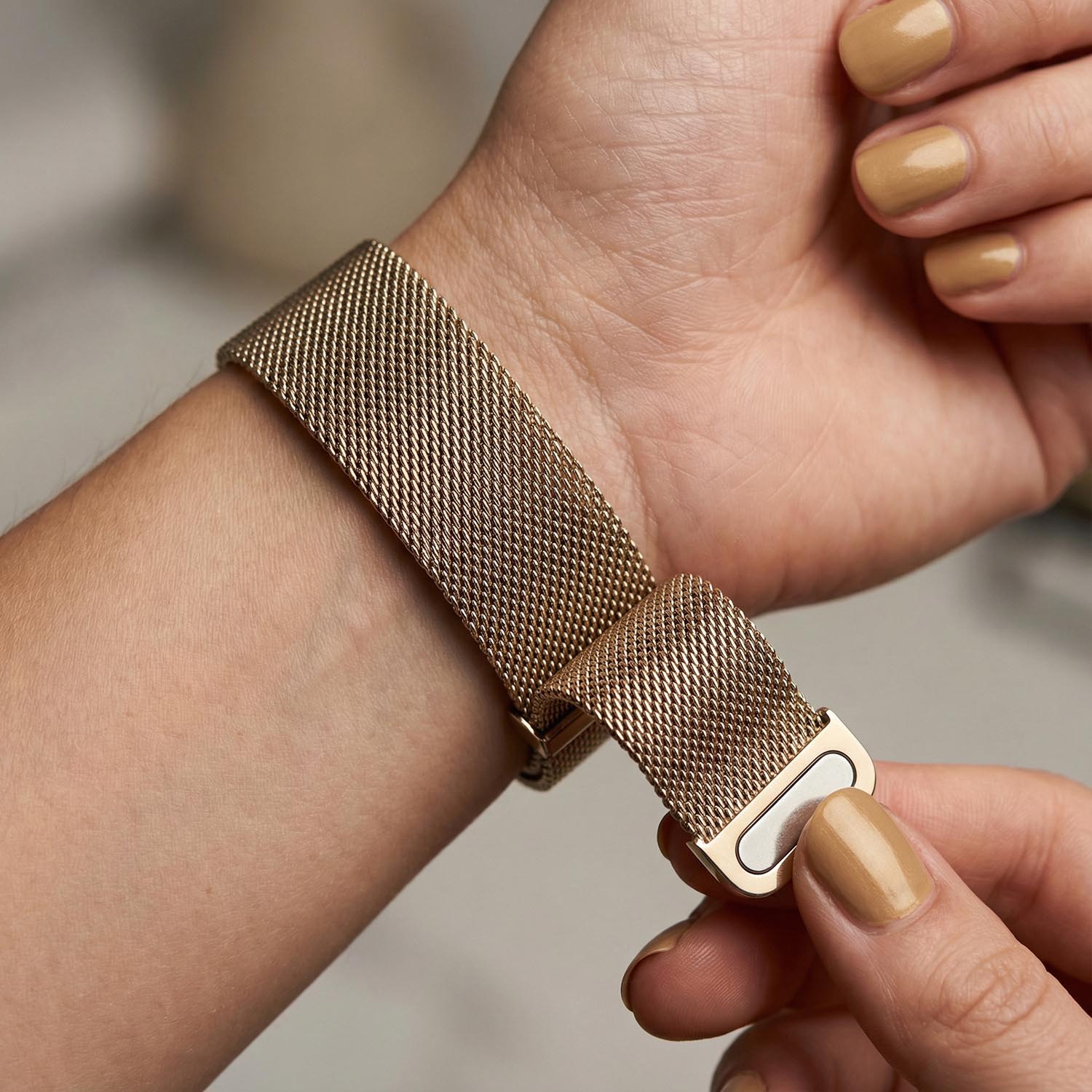 Apple-Watch-bandje-Fiore-milanese-champagne-7434008443416-123watches-close-up-sluiting