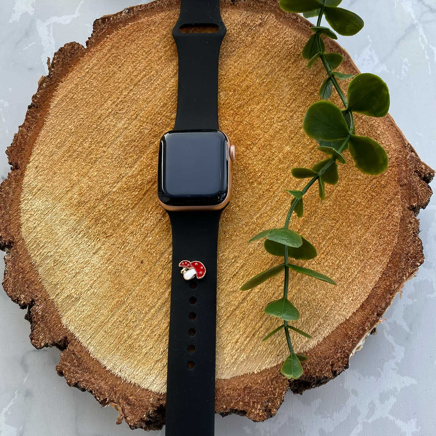 Apple-Watch-sieraad-paddenstoel-goud-7440850054014-123watches-sfeer2